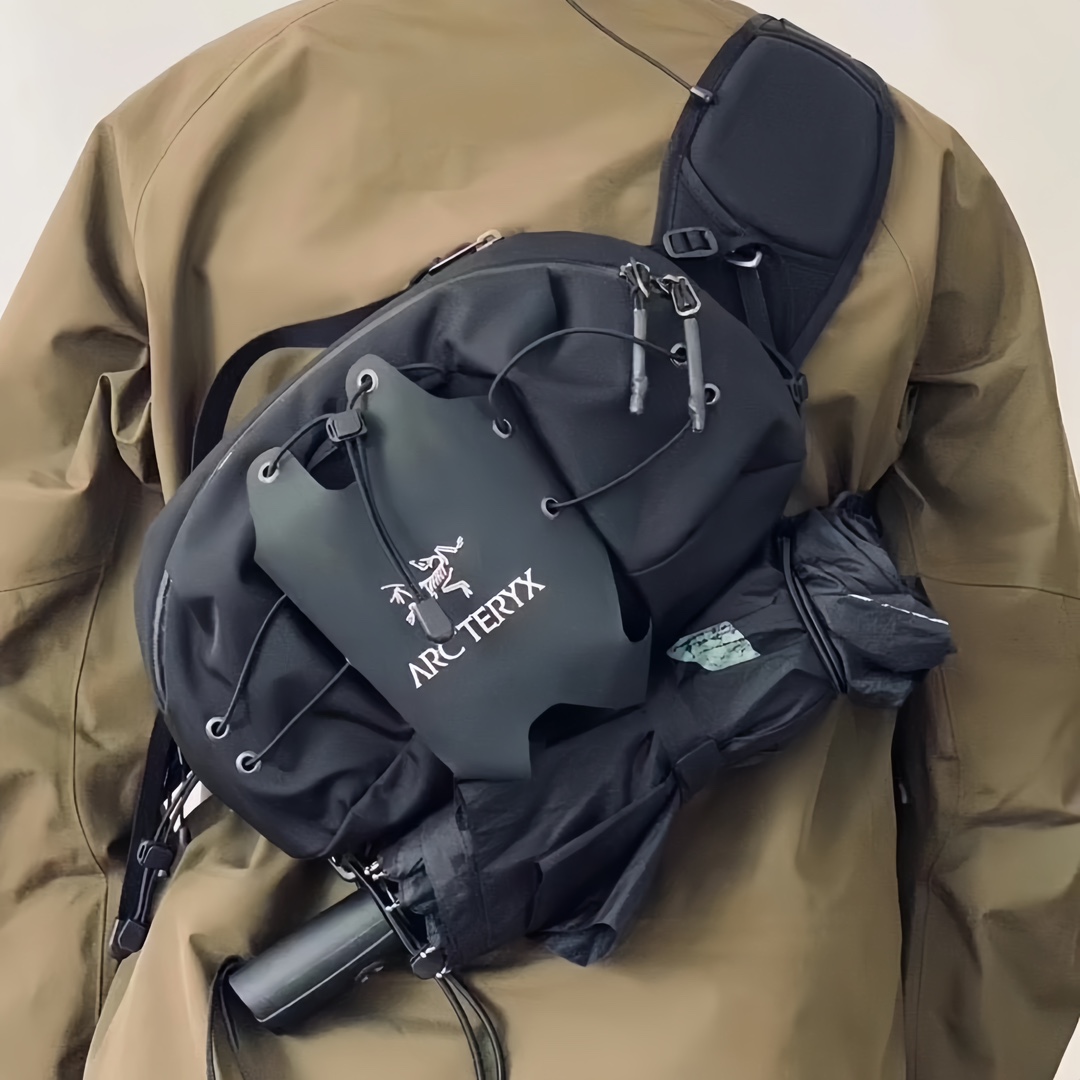 NIGO Arcteryx Men's Women's Q5 Waistpack Co-branded Fashion Waistpack Casual Zipper Solid Color Nylon Shoulder Bag #nigo72327