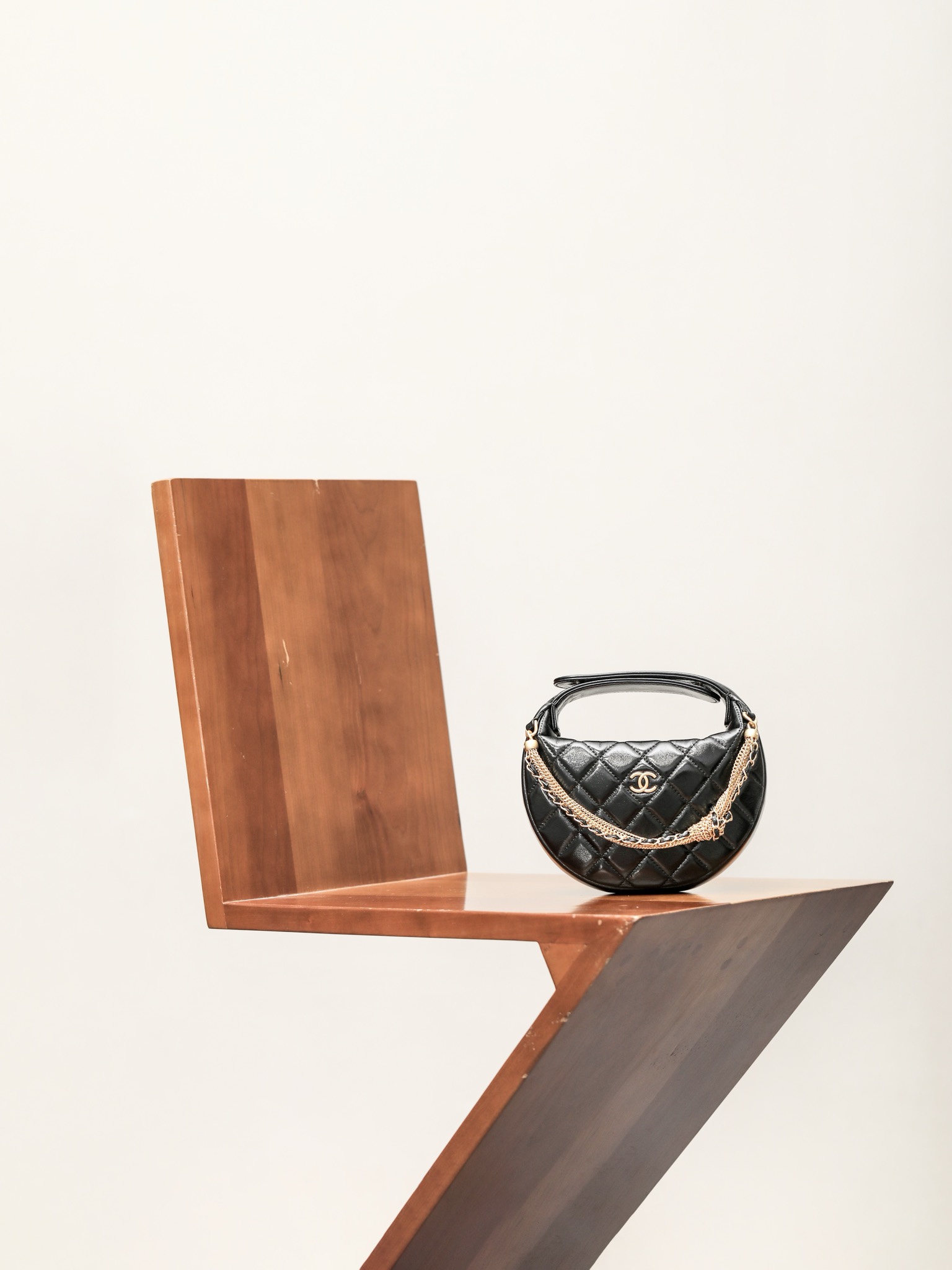 NIGO Chanel Women's Black Gold Buckle Diamond Pattern Zipper Closure Bright Color Pleated Calfskin Handbag Bag Bags #nigo72599