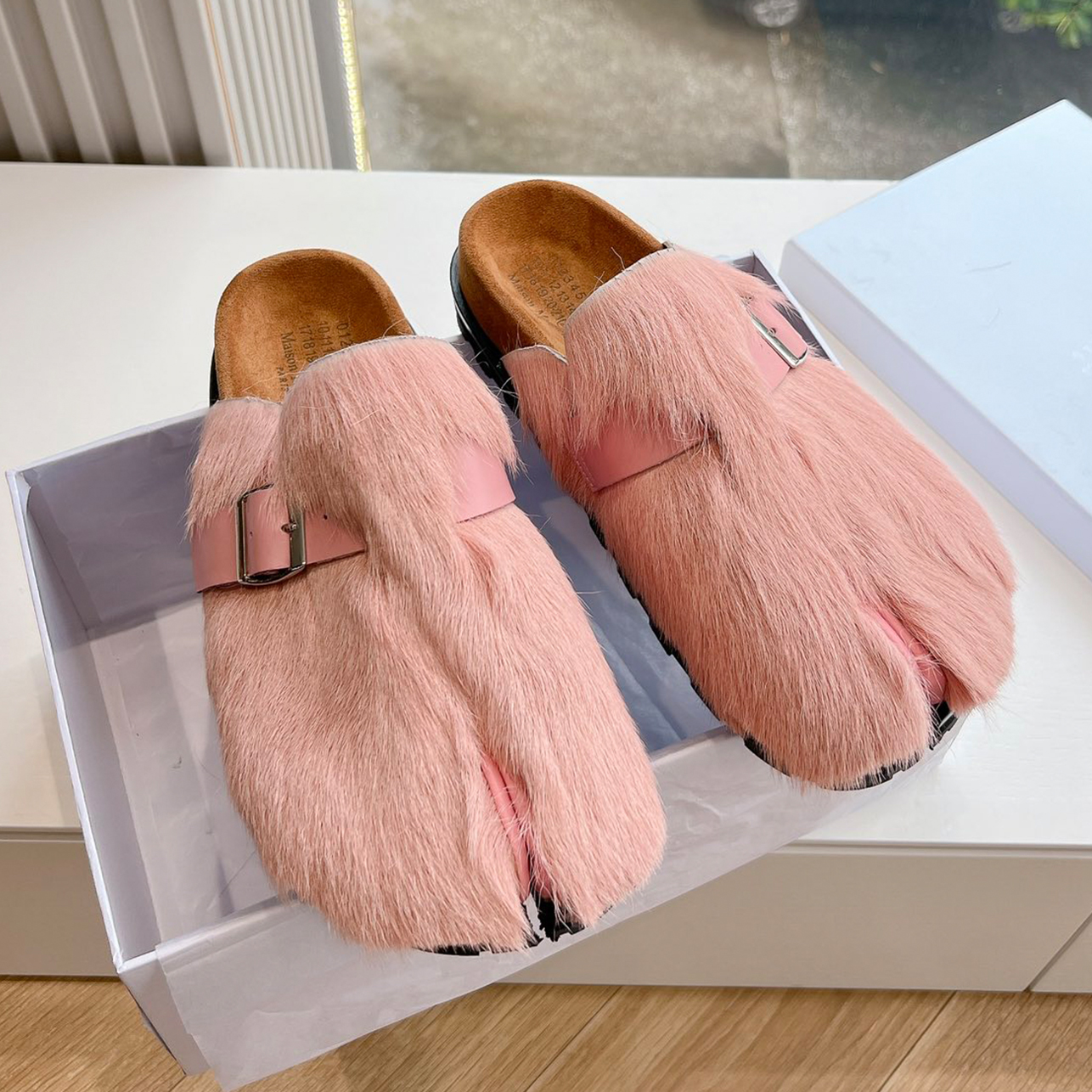 NIGO Maison Margiela Men's Women's Spring And Autumn Solid Color Hairy Shoes Split Toe One Foot Stirrup Casual Baotou Slippers Shoes Ngvp #nigo9189