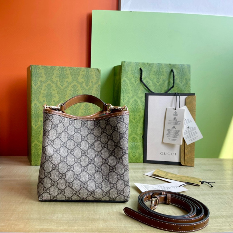 NIGO Gucci Women's Brown Monogrammed Printed Leather Quilted Canvas Shoulder Handbag Crossbody Bag Bags #nigo72928