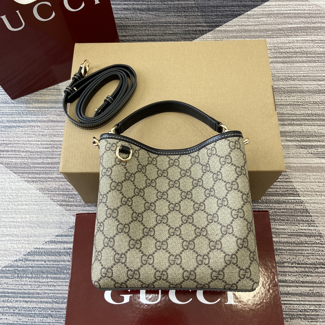 NIGO Gucci Women's Brown Monogrammed Printed Leather Quilted Canvas Shoulder Handbag Crossbody Bag Bags #nigo73194