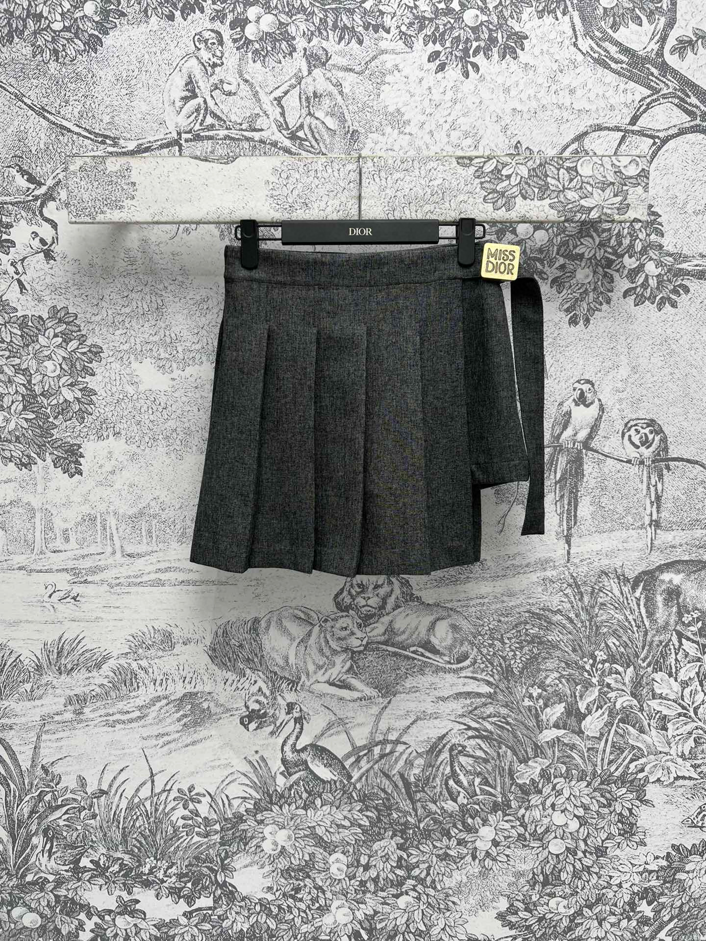 NIGO Dior Women's Spring Summer Gray Gold Logo Label Irregular Hem Casual Pleated Short Skirt #nigo73198