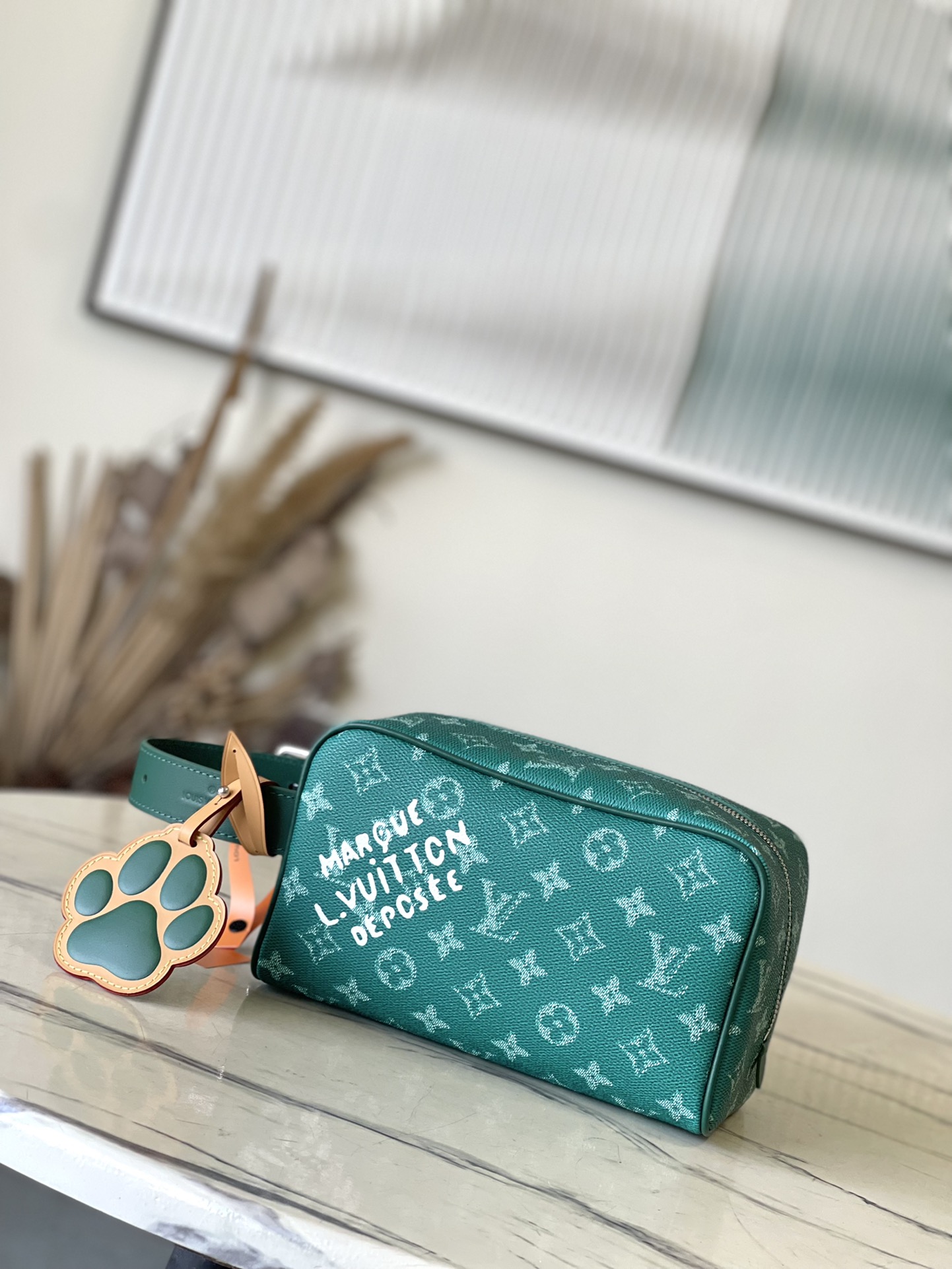 NIGO Locker Dopp Kit Louis Vuitton Women's Adjustable Shoulder Strap Design Zipper Closure Leather Handbag Bag Bags #nigo73587