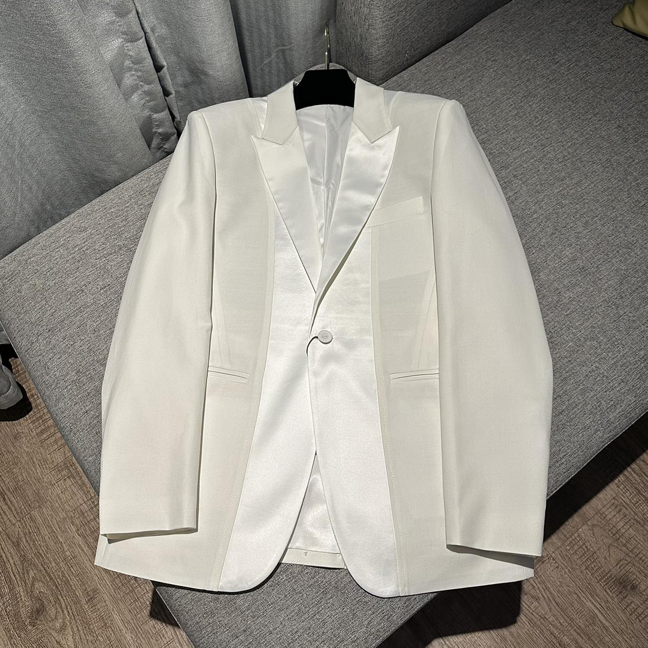 NIGO Dior Men's And Women's White Wool Single-breasted Blazer Top Jacket Pleated Bustier Skirt Pants Three-piece Set Suit #nigo73599