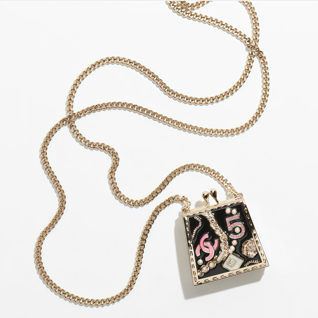 NIGO Chanel Women's Pink Double C Perfume Bottle Black Enamel Bag Necklace Sweater Chain Jewellery Accessories #nigo71681