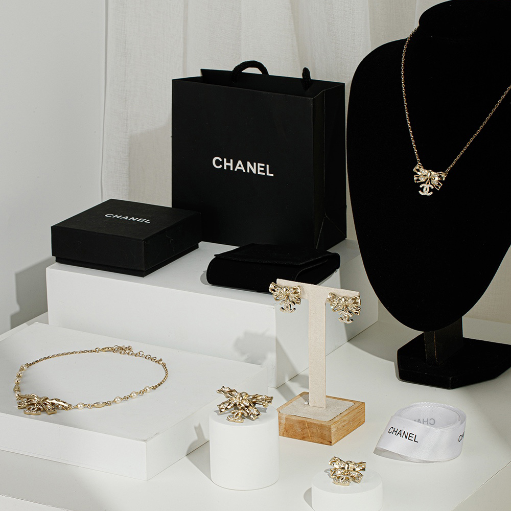 NIGO Chanel Women's Gold Bow Double C Pendant Metal Shape Pearl Chain Necklace Earrings Brooch Jewelry #nigo73738