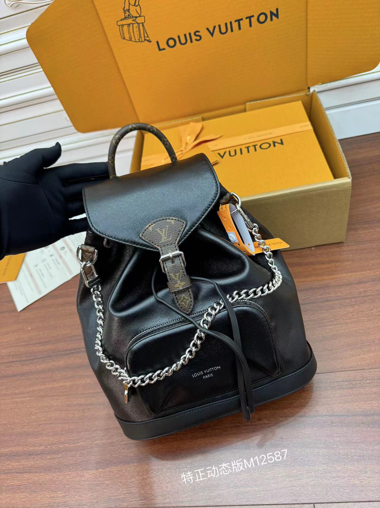 NIGO Louis Vuitton Women's Black Branded Logo Magnetic Buckle Closure Sheepskin Shoulder Bag Bags #nigo73777
