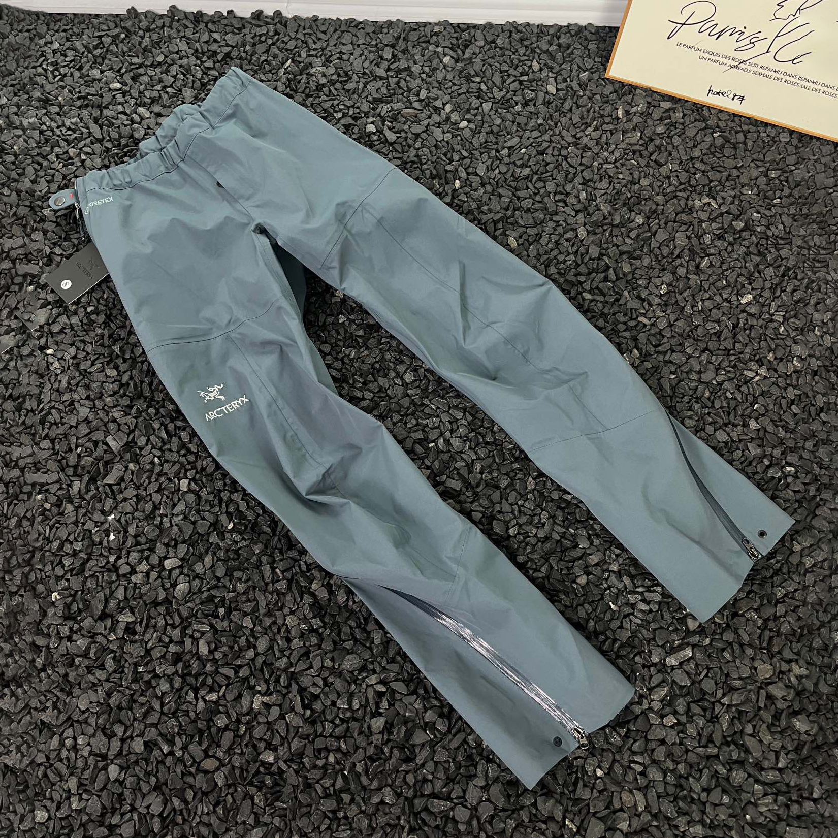 NIGO Arcteryx Men's Spring and Autumn Solid Color Side Zipper Waterproof Fabric Pants #nigo73927