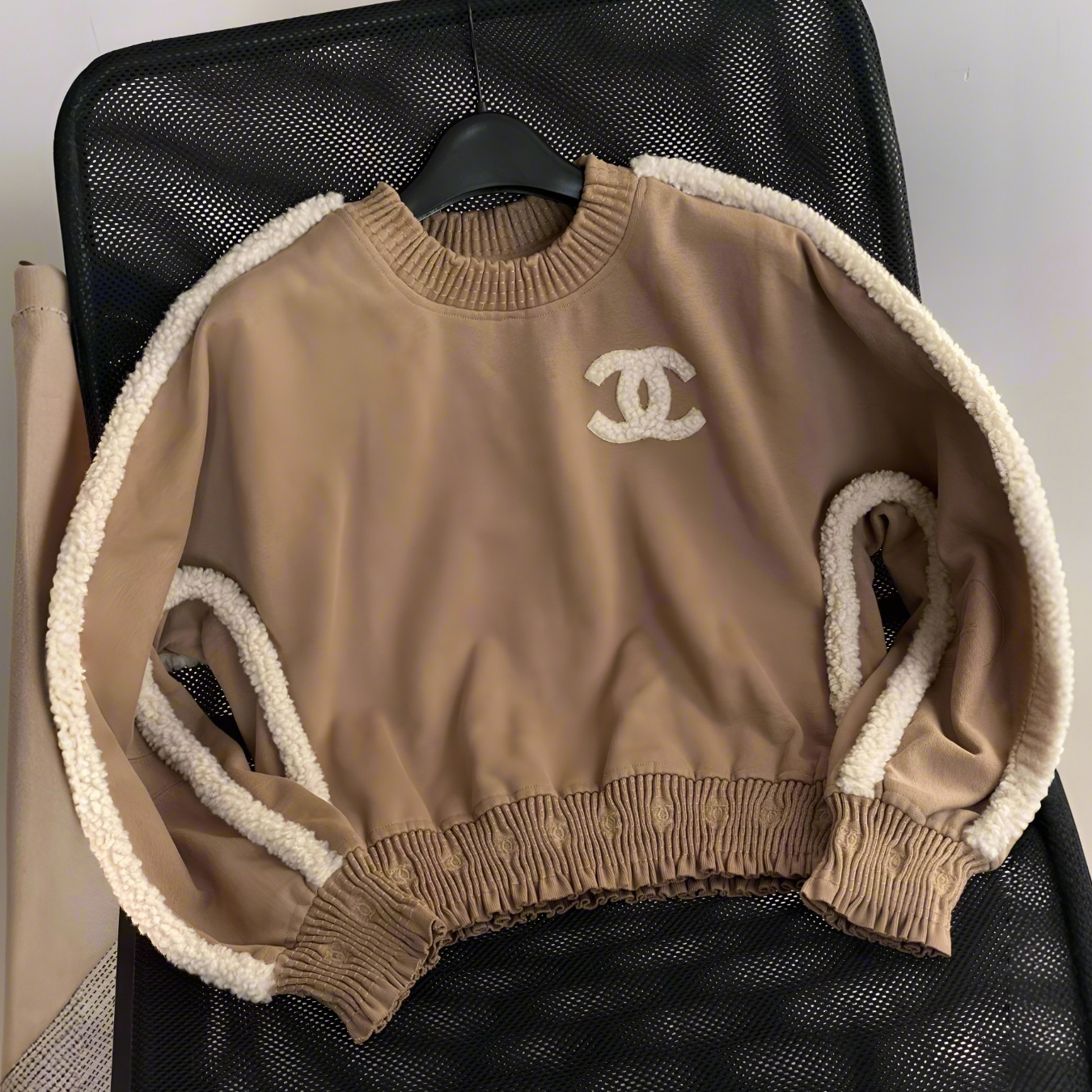 NIGO Chanel Women's Autumn and Winter Solid Color Lamb's Wool Patch Cotton Twill Round Neck Long Sleeve Pullover Sweatshirt #nigo73963