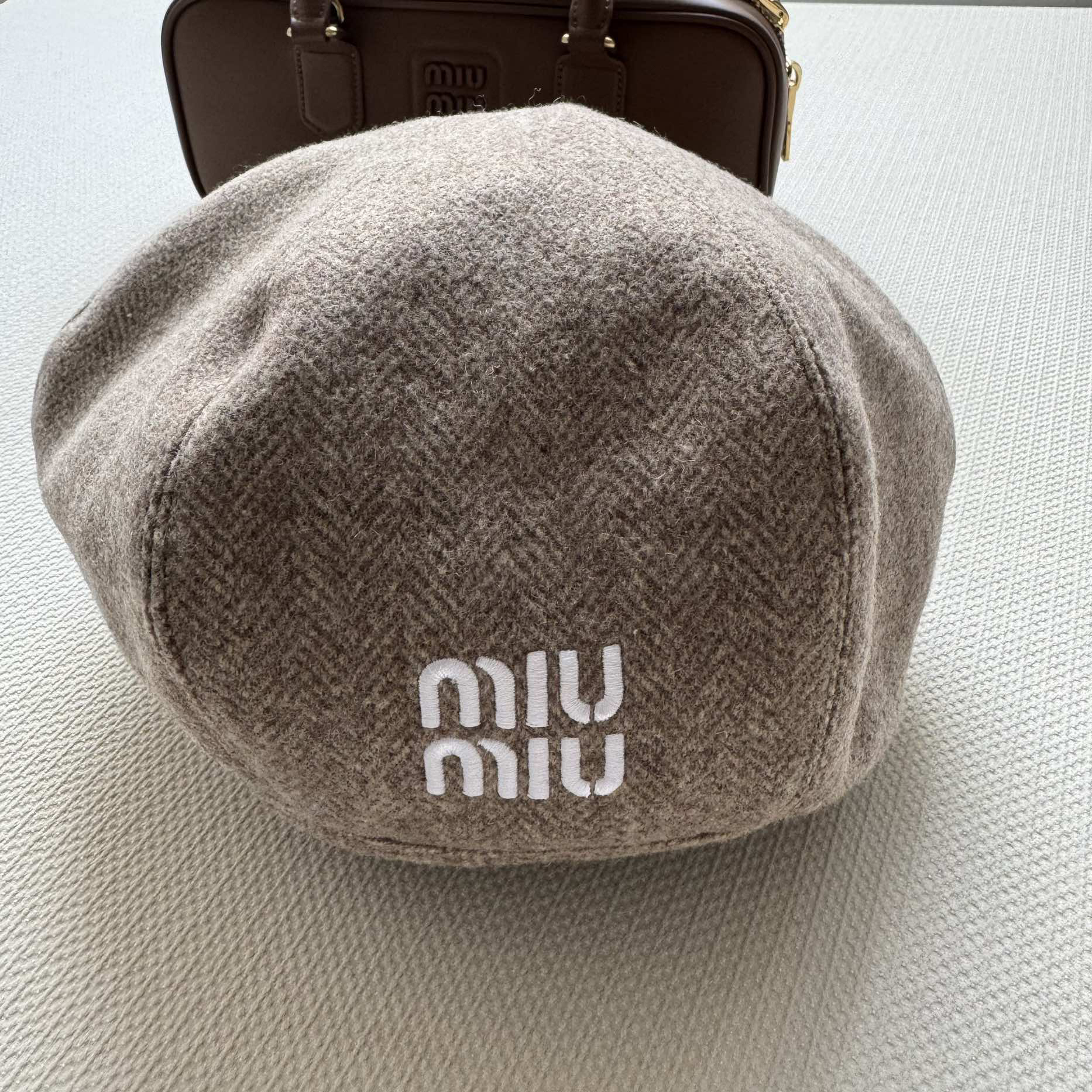 NIGO MiuMiu Women's Solid Color V-Pattern Wool Fabric Beret Cap Hat #nigo73985