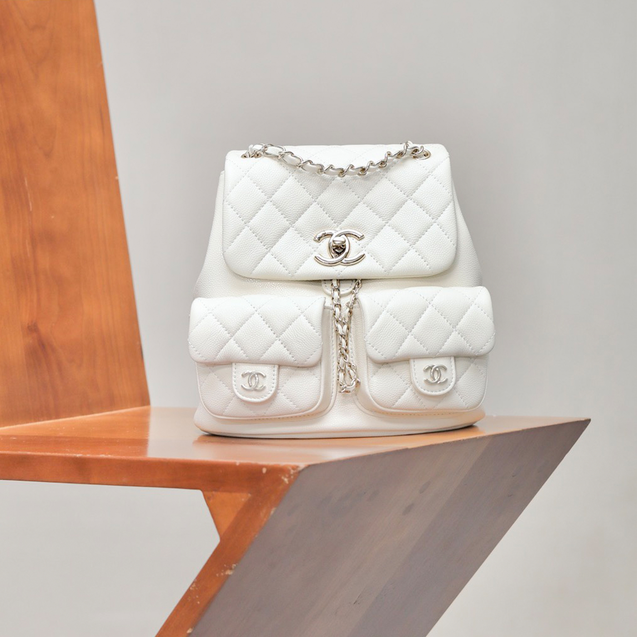 NIGO Chanel Women's Logo Diamond Lattice Pattern Large Shoulder Bag Fashionable Elegant Temperament Luxury Chain Leather Backpacks Bags #nigo71767