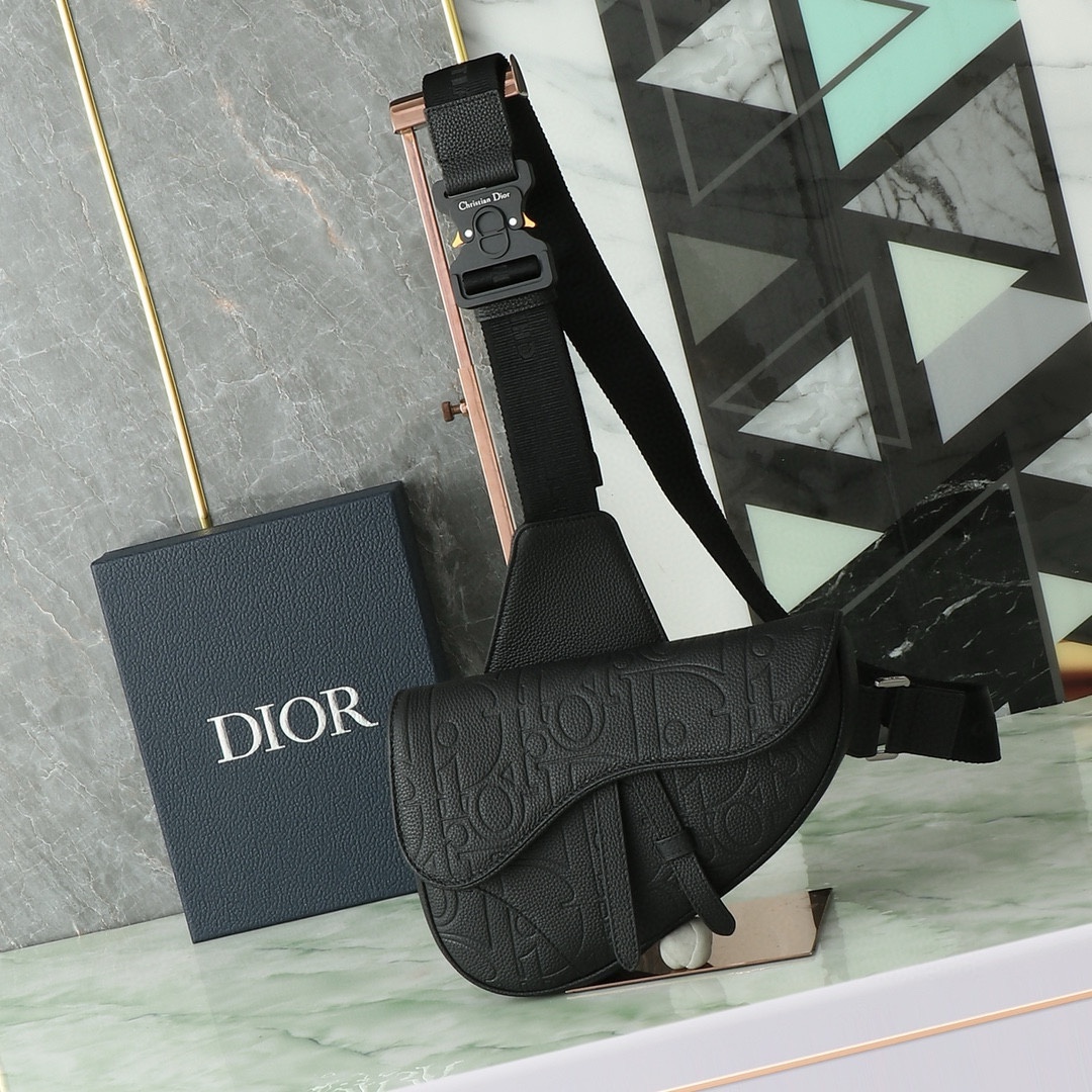 NIGO Dior Men's Black Embossed Pattern Magnetic Flap Closure Calfskin Crossbody Saddle Bag Bags #nigo74196
