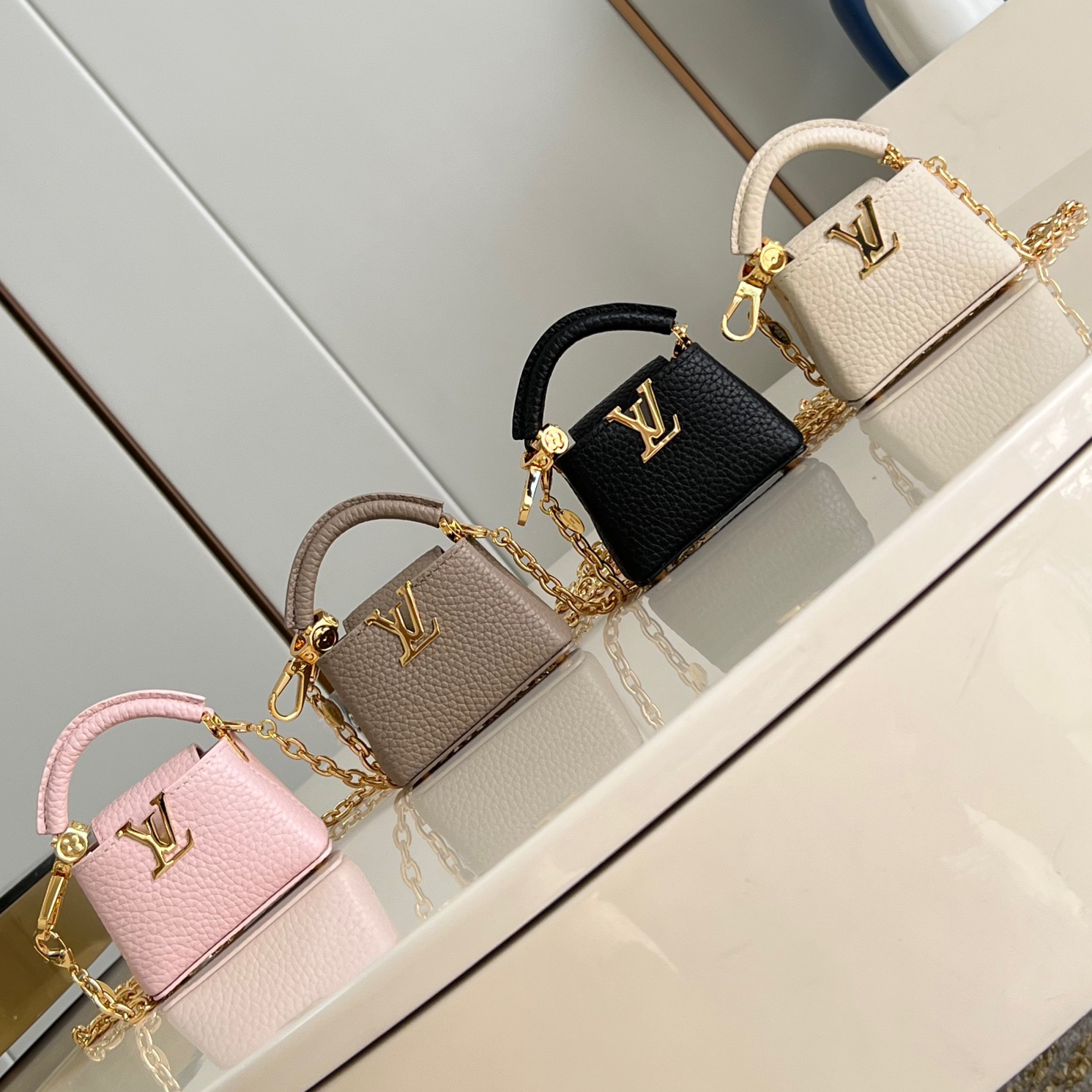 NIGO Louis Vuitton Capucines Women's Solid Color Solid Color Leather Metal Chain Shoulder Crossbody Handbag Bag Bag #nigo74189