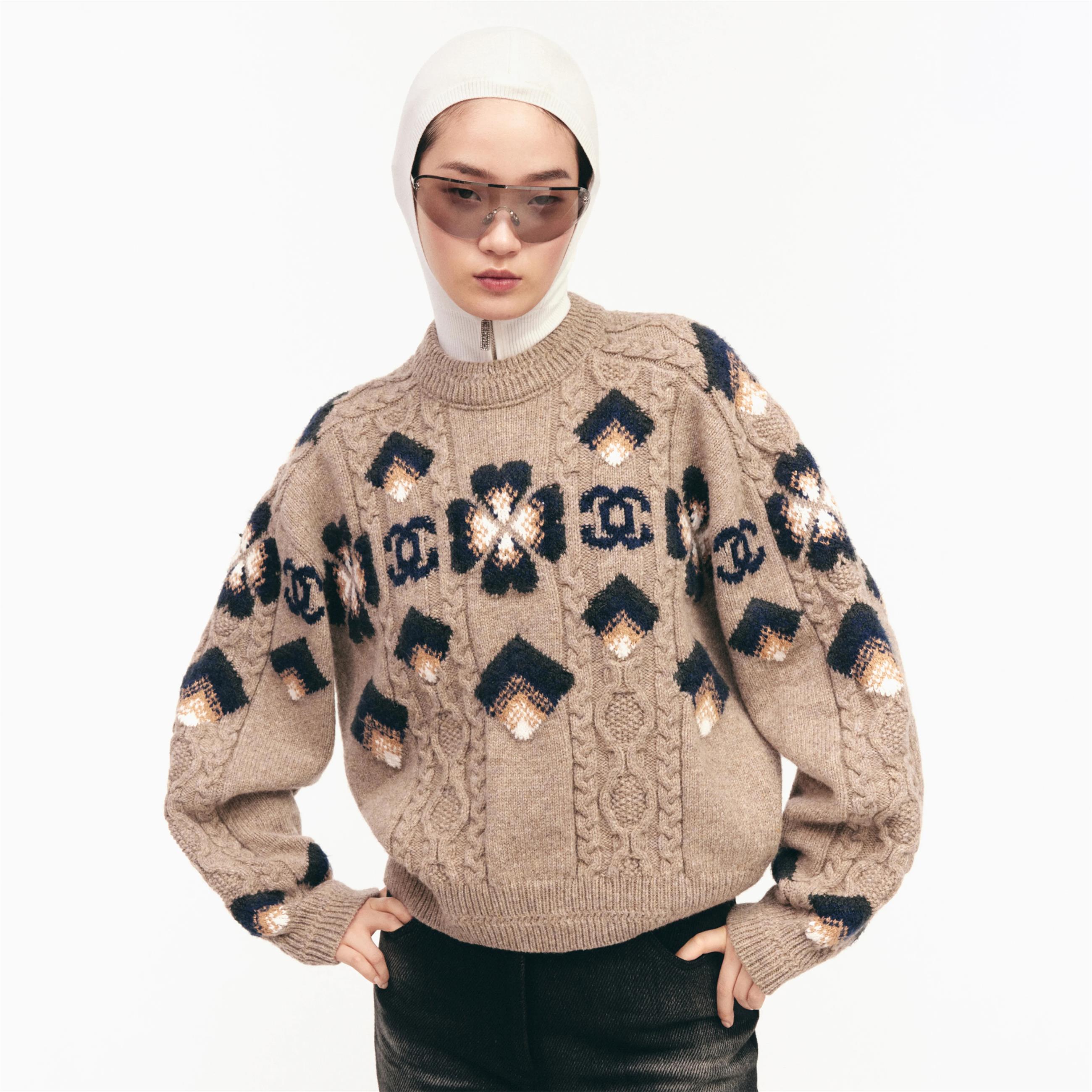 NIGO Chanel Women's Fall And Winter Clover Jacquard Round Neck Knit Long Sleeve Pullover Sweater #nigo74427