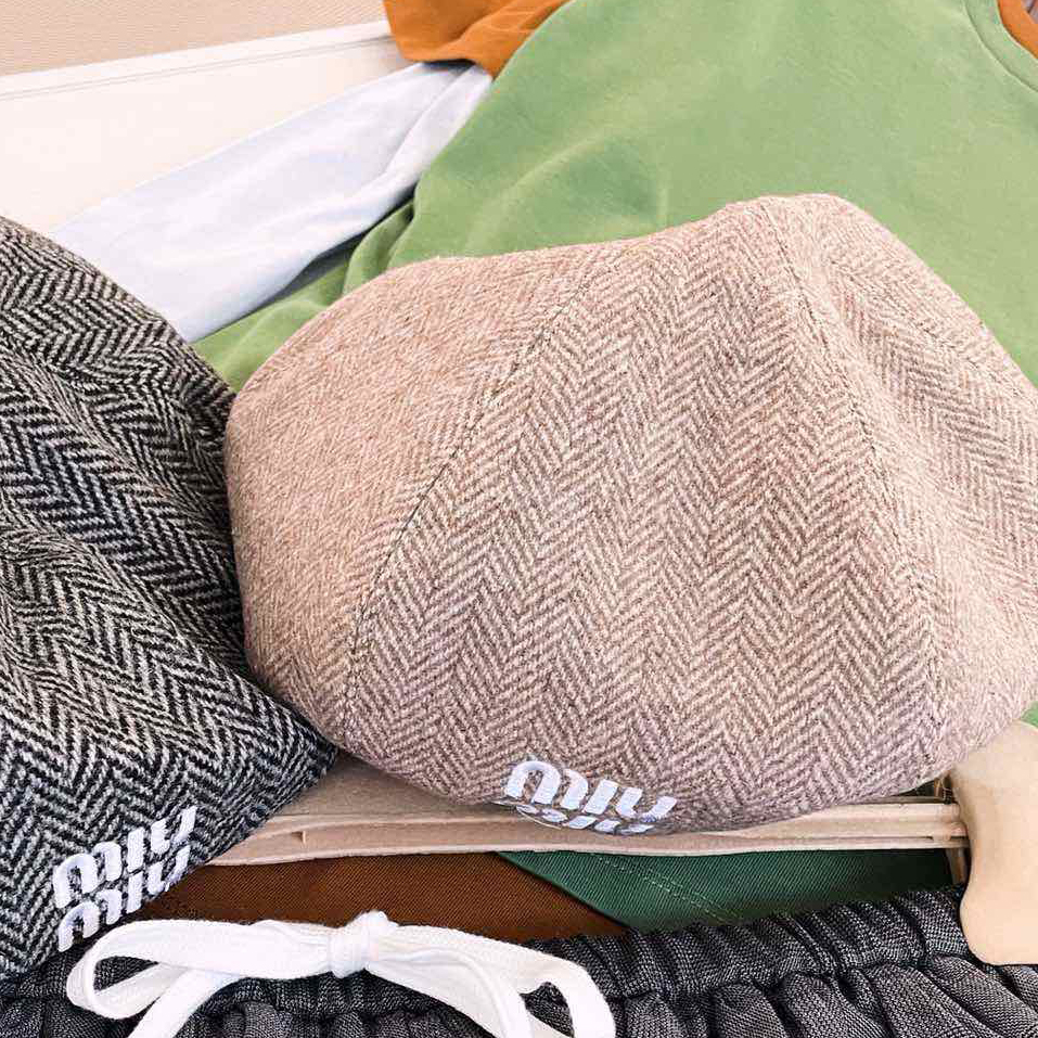 NIGO MiuMiu Women's Solid Color V-Pattern Wool Fabric Beret Cap Hat #nigo74532