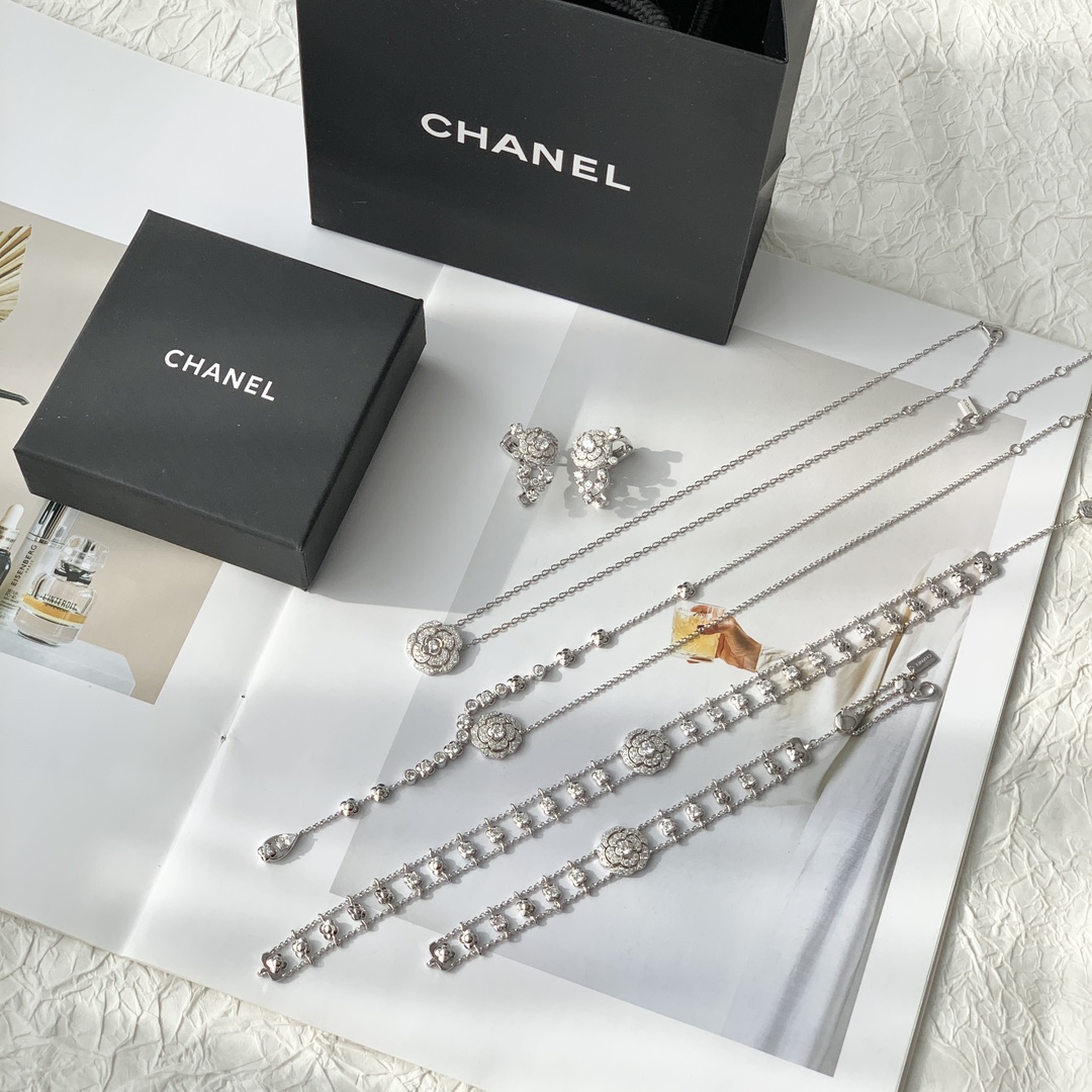 NIGO Chanel Women's Silver Camellia Series Diamonds Small Flower Earrings, Necklace, Bracelet, Accessories Jewelry #nigo74514