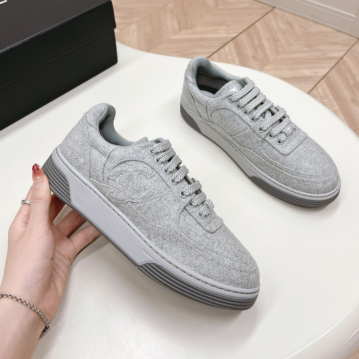 NIGO Chanel Fashion Tweed Casual Lace Up Shoes Elegant Delicate Comfortable Flat Shoes Women's Autumn And Winter Sneakers #nigo71789