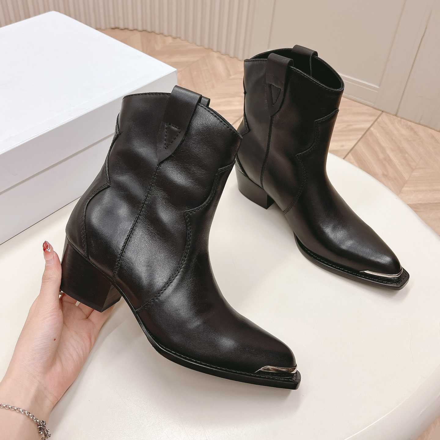 NIGO Celine ﻿ Women's Four Seasons Vintage Calfskin Cruiser Boots Chelsea Boots Fashion Solid Color Casual Shoes Ngvp #nigo9739