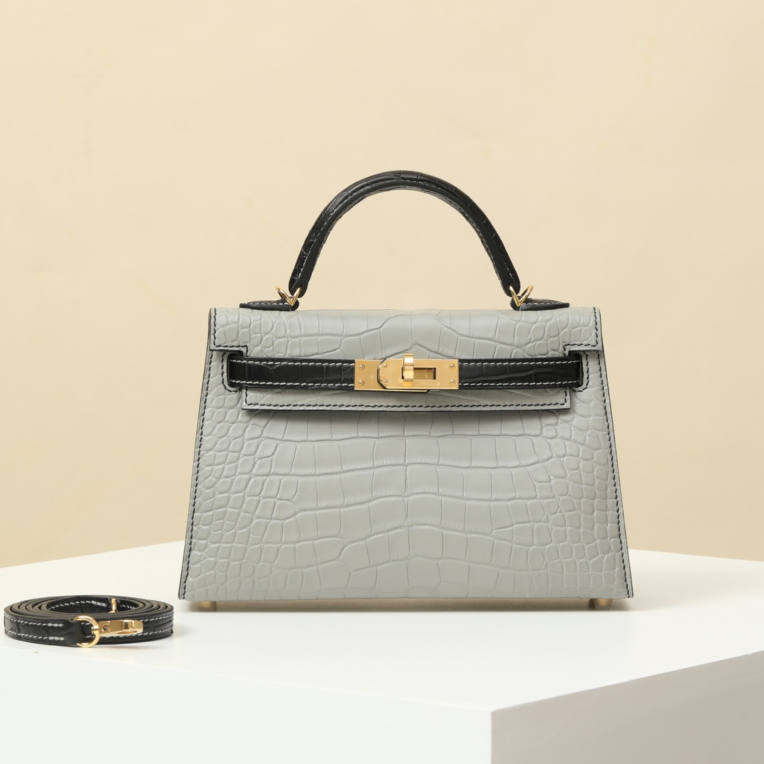 NIGO Hermes Solid Color Crocodile Leather Handbag Temperament Metal Buckle Kelly Bag Accessories #nigo74561