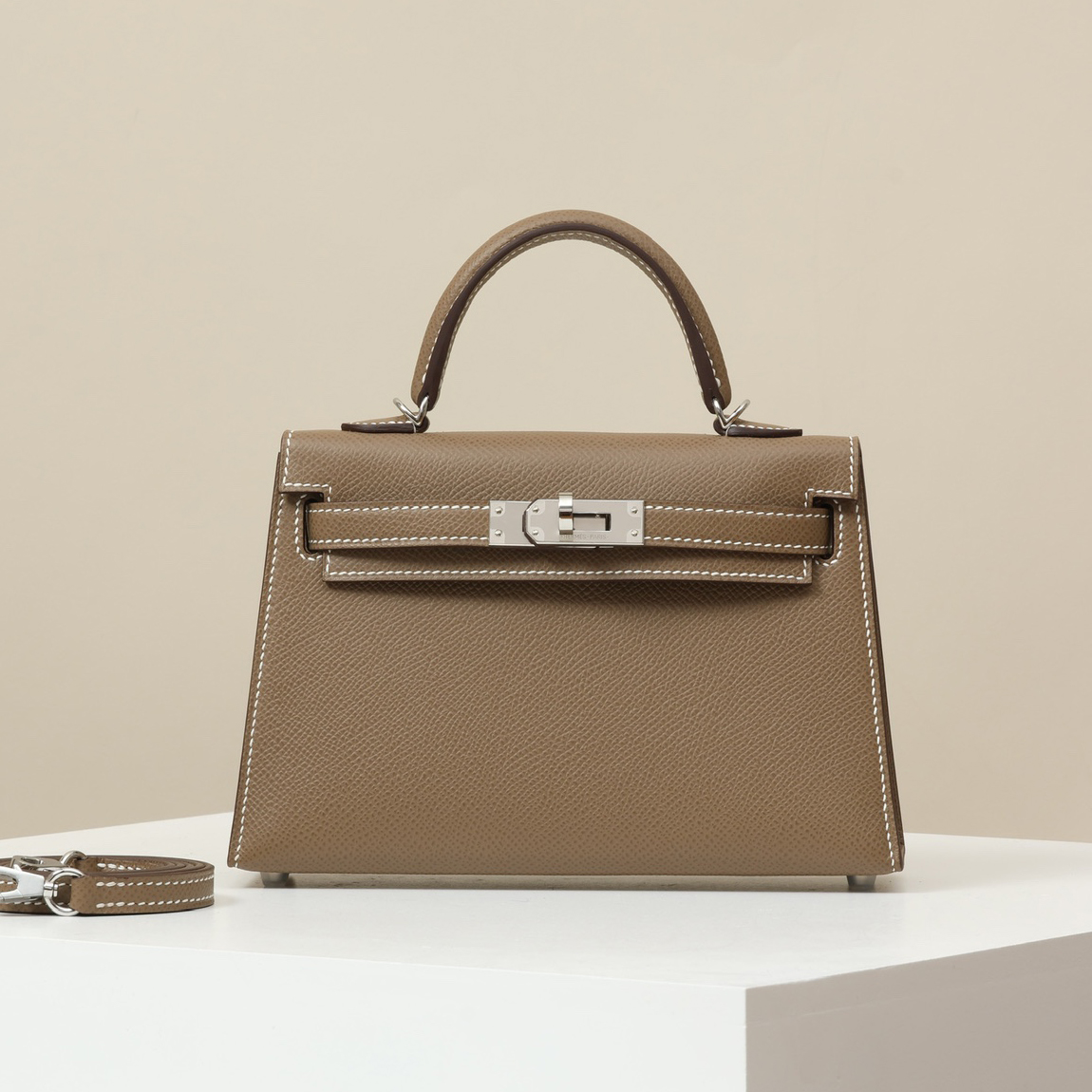 NIGO Hermes Solid Color Handbag Temperament Metal Buckle Kelly Bag Accessories #nigo74557