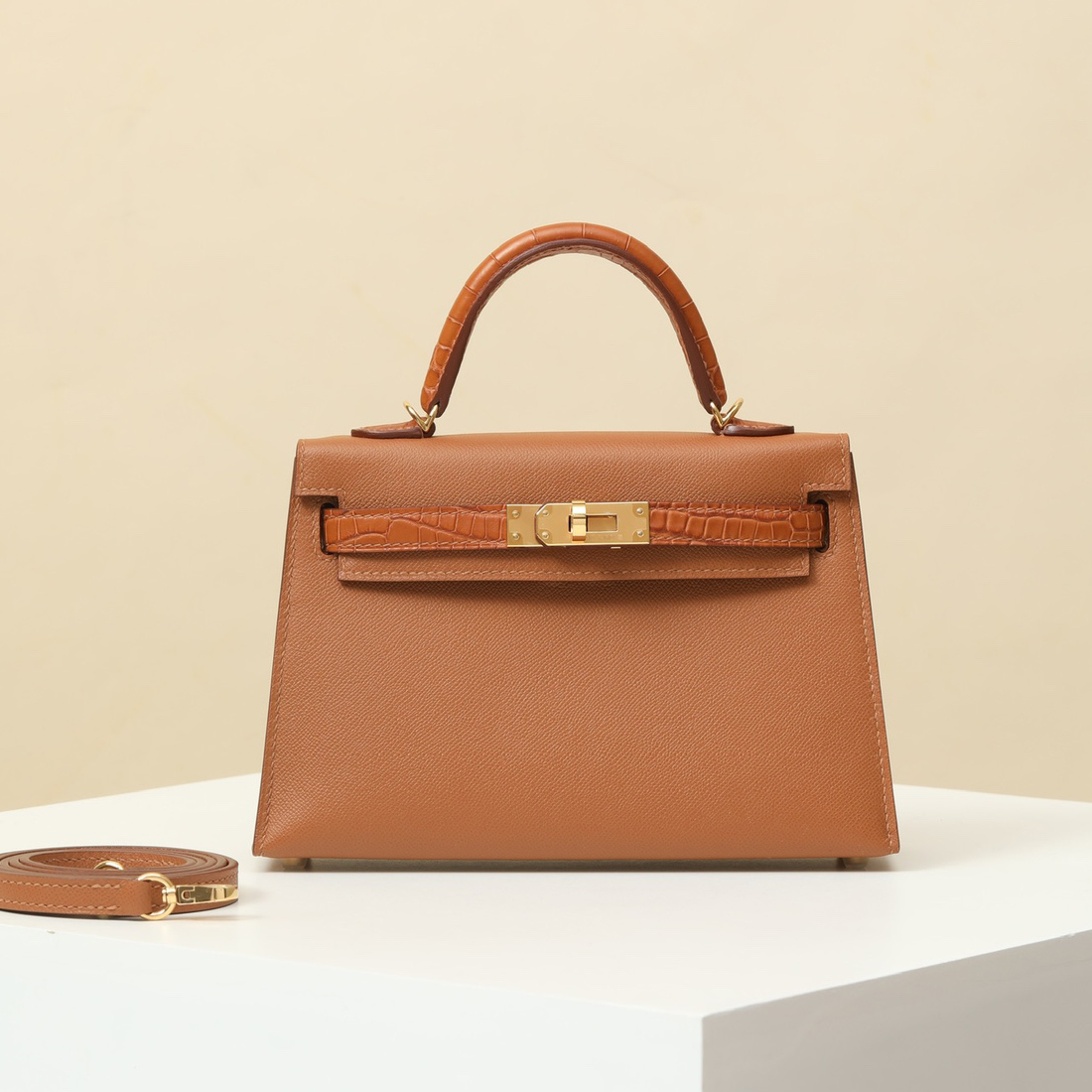 NIGO Hermes Solid Color Crocodile Leather Handbag Temperament Metal Buckle Kelly Bag Accessories #nigo74561