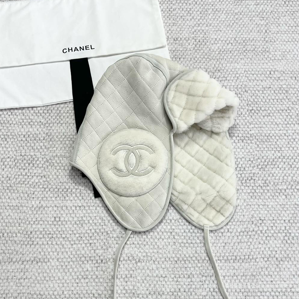 NIGO Chanel Men's and Women's Autumn and Winter Solid Color Sheep Leather Padded Cap Ears Hat #nigo74597