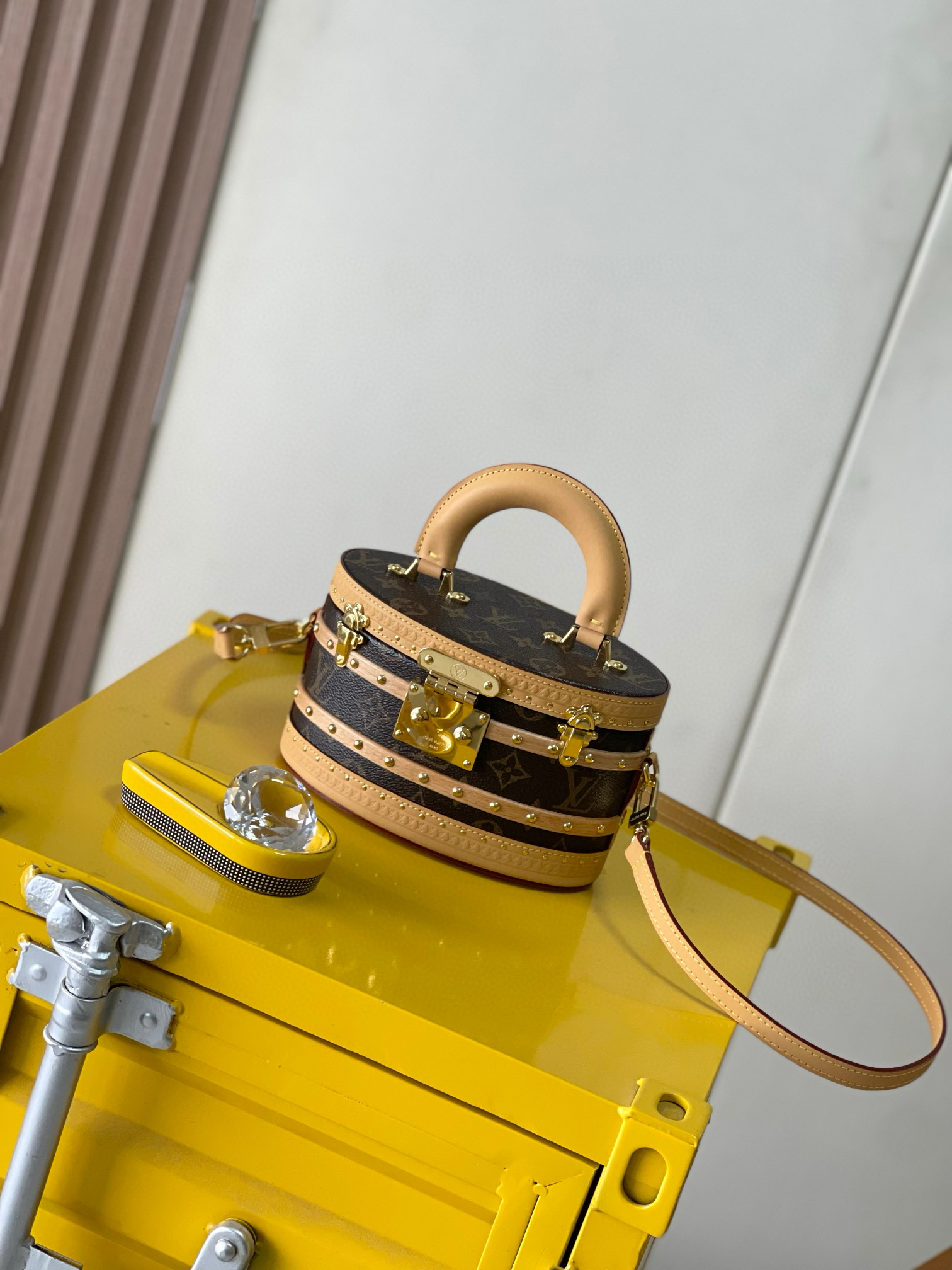 NIGO Louis Vuitton Ellis Women's Brown Removable Adjustable Shoulder Strap Lock Closure Coated Canvas Leather Tote Shoulder Crossbody Bag Bags #nigo74782