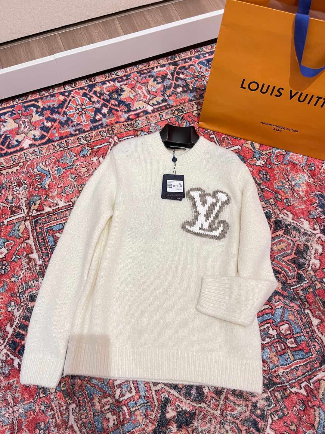 NIGO Louis Vuitton Women's Spring and Autumn Solid Color Letter Applique Crew Neck Knitted Sweater #nigo75121