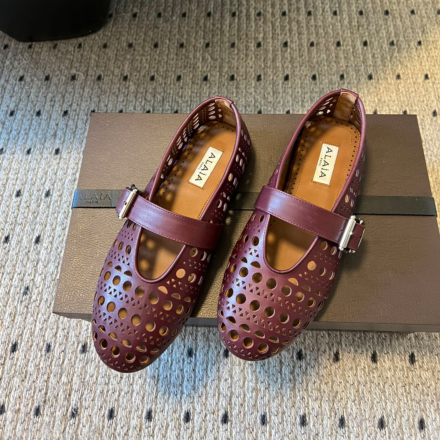 NIGO Alaia Women's Spring Summer Autumn Vienne Lambskin Ballet Flats Casual Round Toe Single Shoes #nigo71937