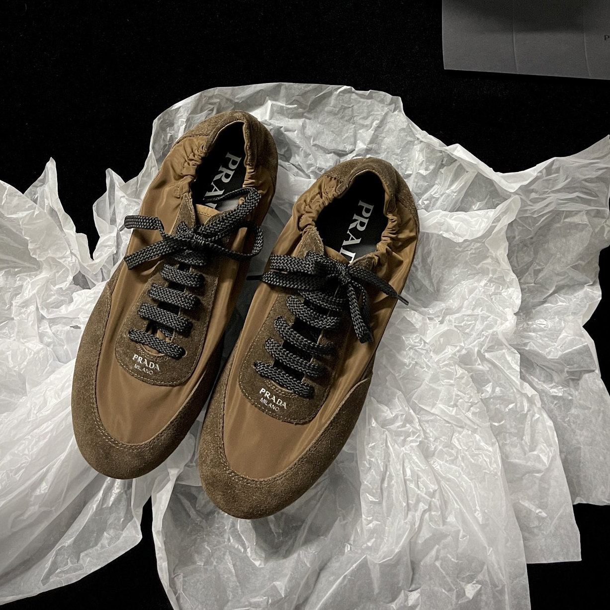 NIGO Prada Women's Suede Fabric Sheepskin Lining Low Top Lace Up Round Toe German Training Shoes #nigo75265