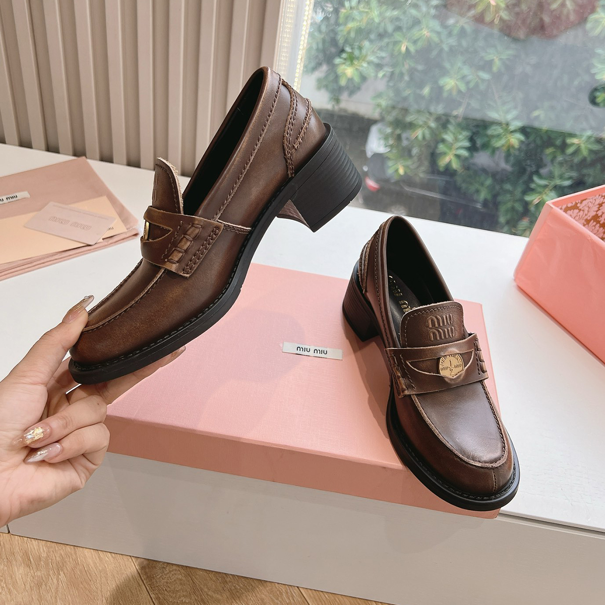 NIGO MiuMiu Women's Autumn and Winter Retro Black Leather Loafers Metal Decoration Fashion Temperament Casual Shoes #nigo71993