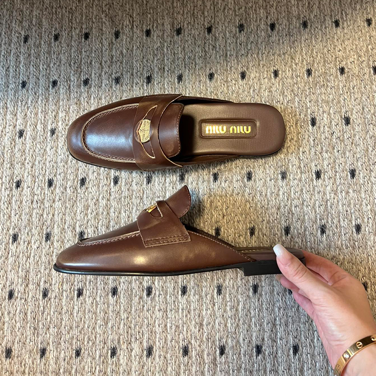 NIGO MiuMiu Brown Round Toe Flats Shoes Fashionable Temperament Comfortable Loafers Women Summer New Casual Half Slippers Shoes #nigo71995