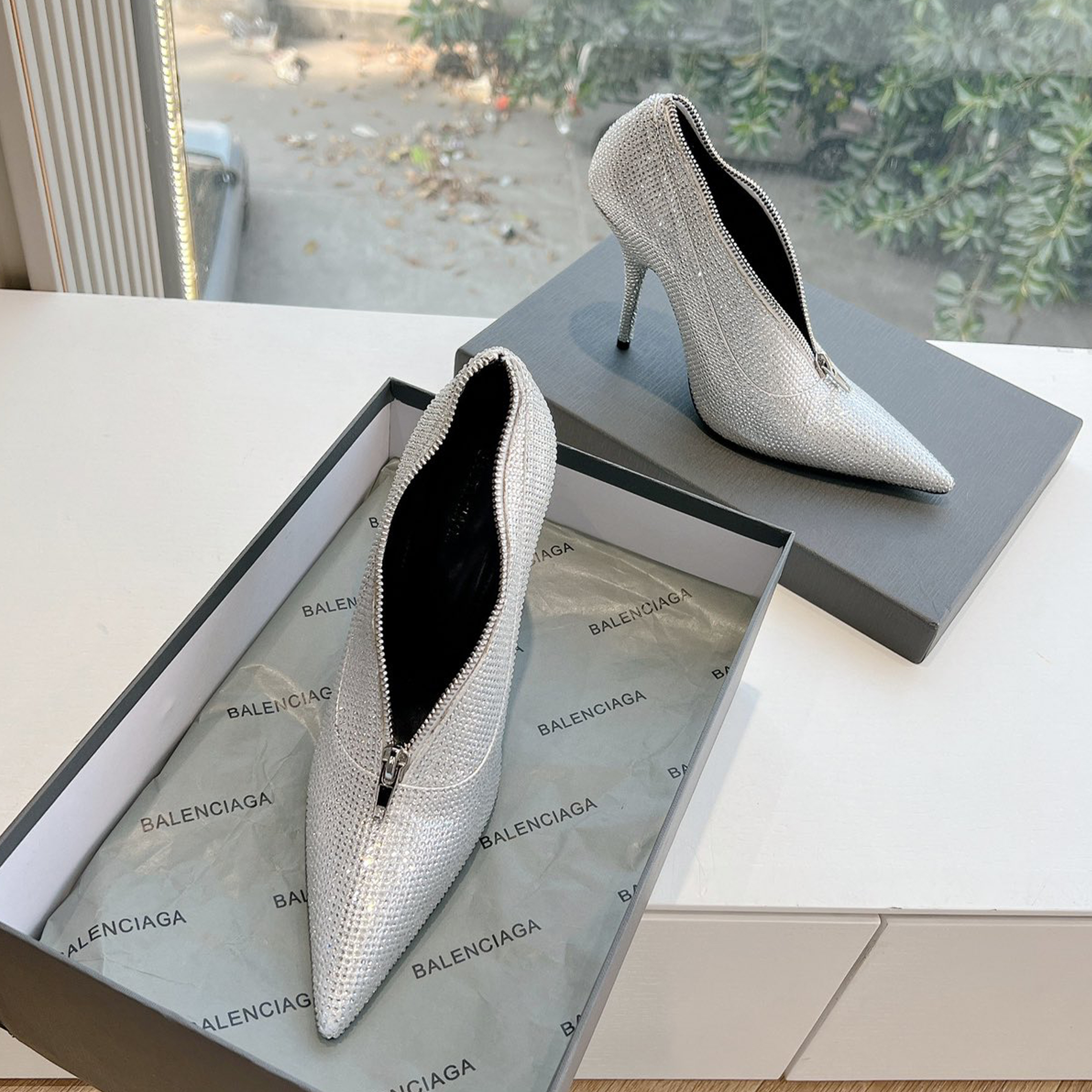 NIGO Balenciaga Women's Spring And Summer Fashion Elegant Temperament Pure Color High Heels Luxury Odd Heel Pointed Sandals Cowhide Single Shoes Heel Height Of About 7cm Ngvp #nigo9971