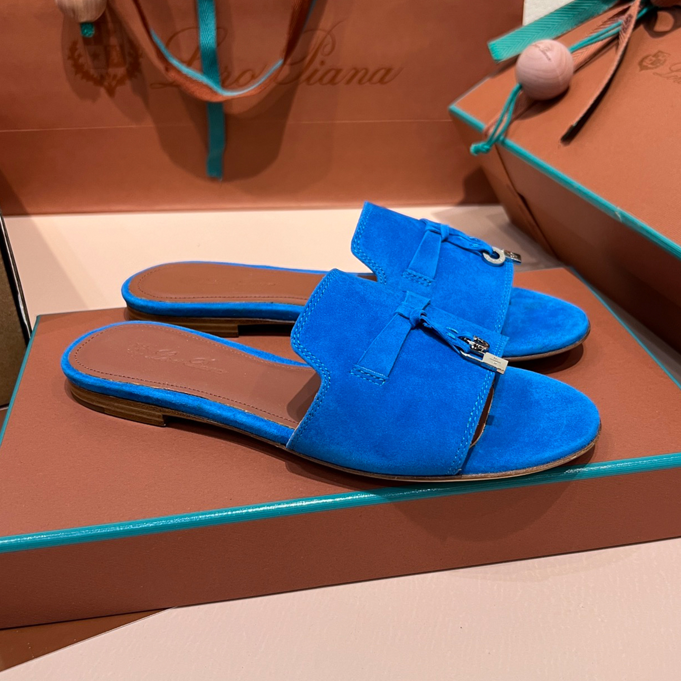 NIGO Loro Piana My Charms Pendant Summer Charms Women's Sandals Multicolor Flat Shoes Fashion Comfortable Temperament Casual Slippers #nigo81117