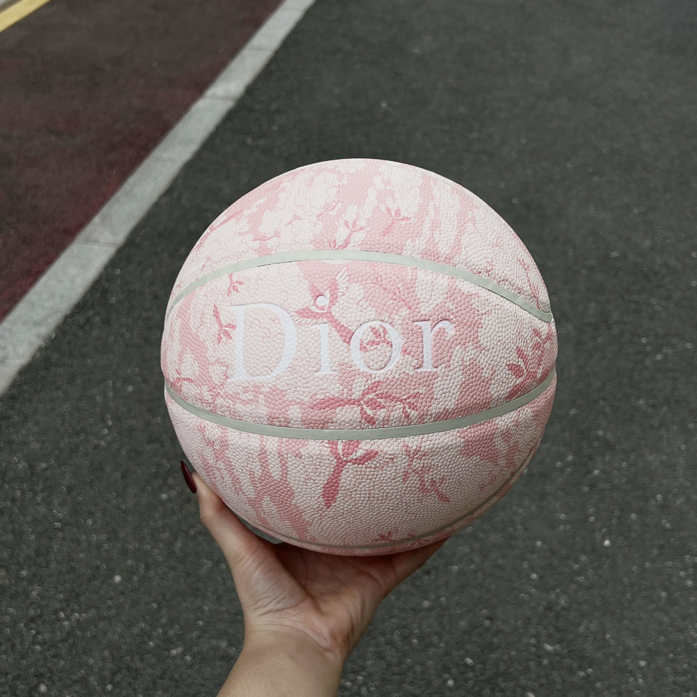 NIGO Dior Men's And Women's Pu Material High Elastic Wearresistant Nonslip Solid Color Basketballs #nigo75544
