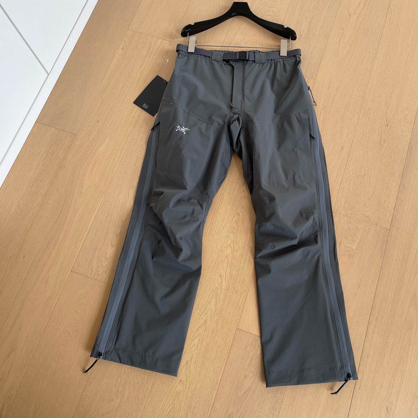 NIGO Arcteryx Men's Spring and Autumn Solid Color Camouflage Waterproof and Windproof Side Zipper Trousers Pants #nigo75553
