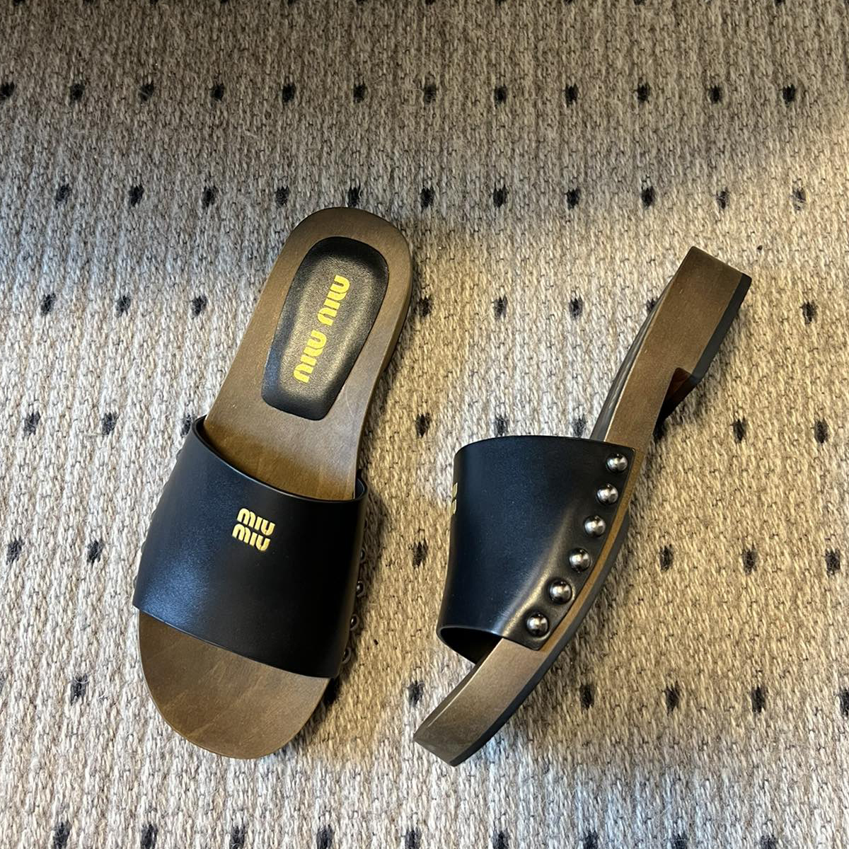 NIGO MiuMiu Women's Summer Solid Color Suede Patent Leather Round Head Set Foot Clogs Slippers Sandals Shoes #nigo75599