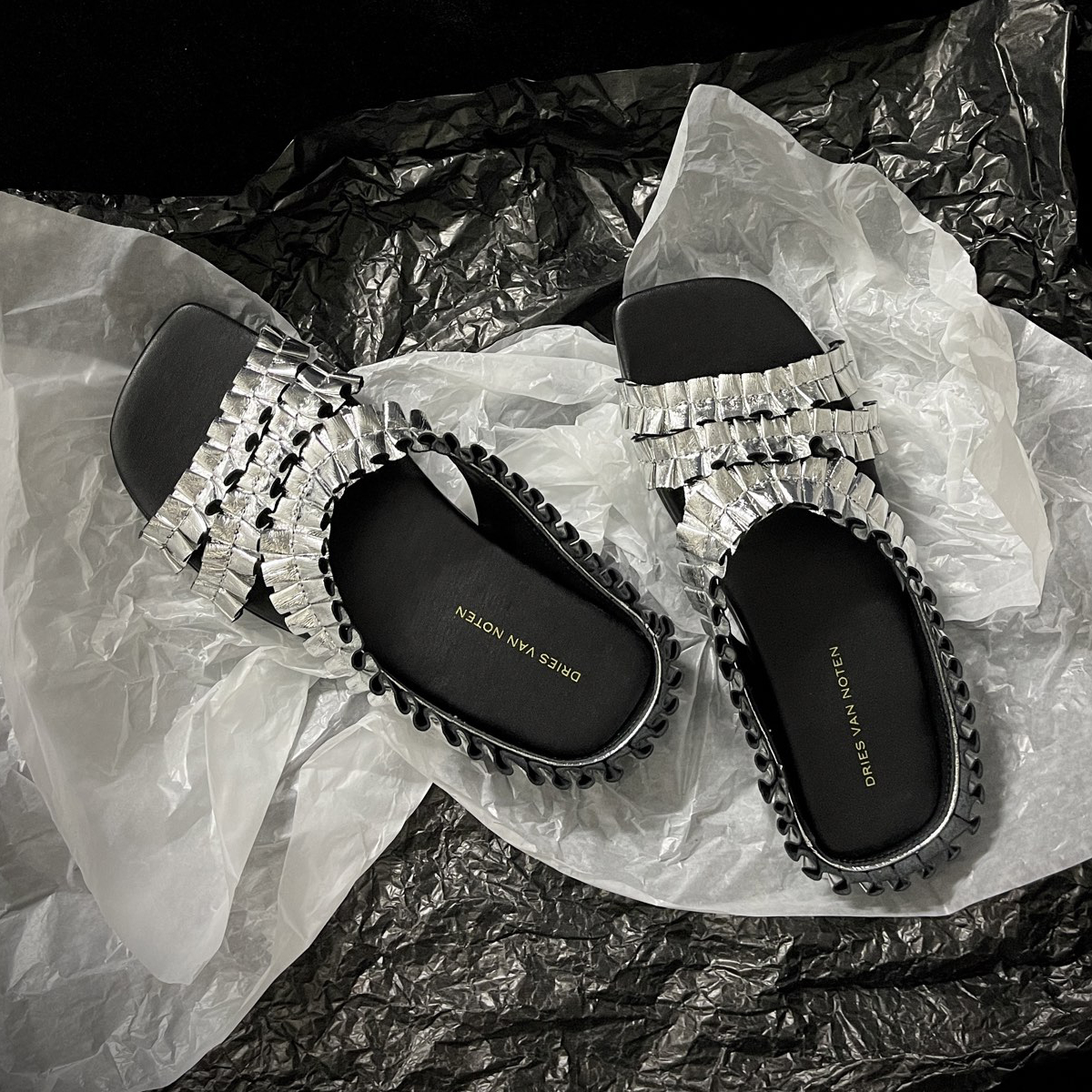 NIGO Dries Van Noten Women's Summer Solid Color Pleated Cowhide Design Flat Sandals Slippers Shoes #nigo75684