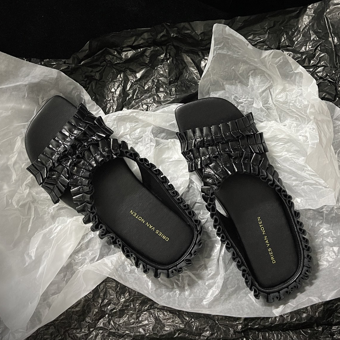 NIGO Dries Van Noten Women's Summer Solid Color Pleated Cowhide Design Flat Sandals Slippers Shoes #nigo75684