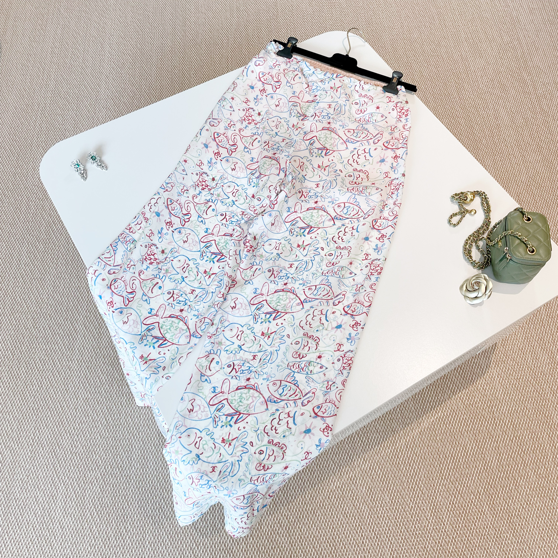 NIGO Chanel Women‘s Summer Colorful Fish Print Two Piece Silk Casual Pants #nigo75883