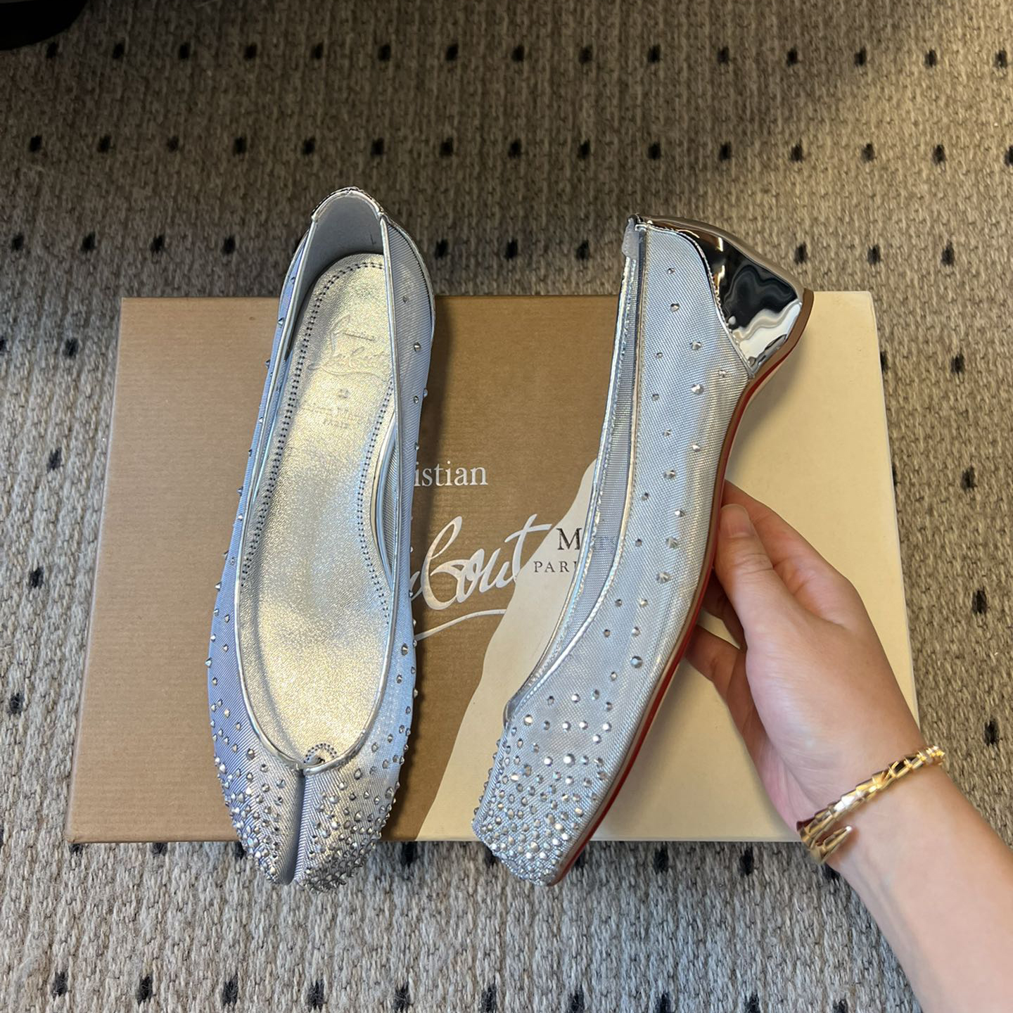 NIGO Maison Margiela Women's Spring and Autumn Solid Color Leather Split One Toe Stirrup Casual Baotou Slipper Shoes #nigo75857