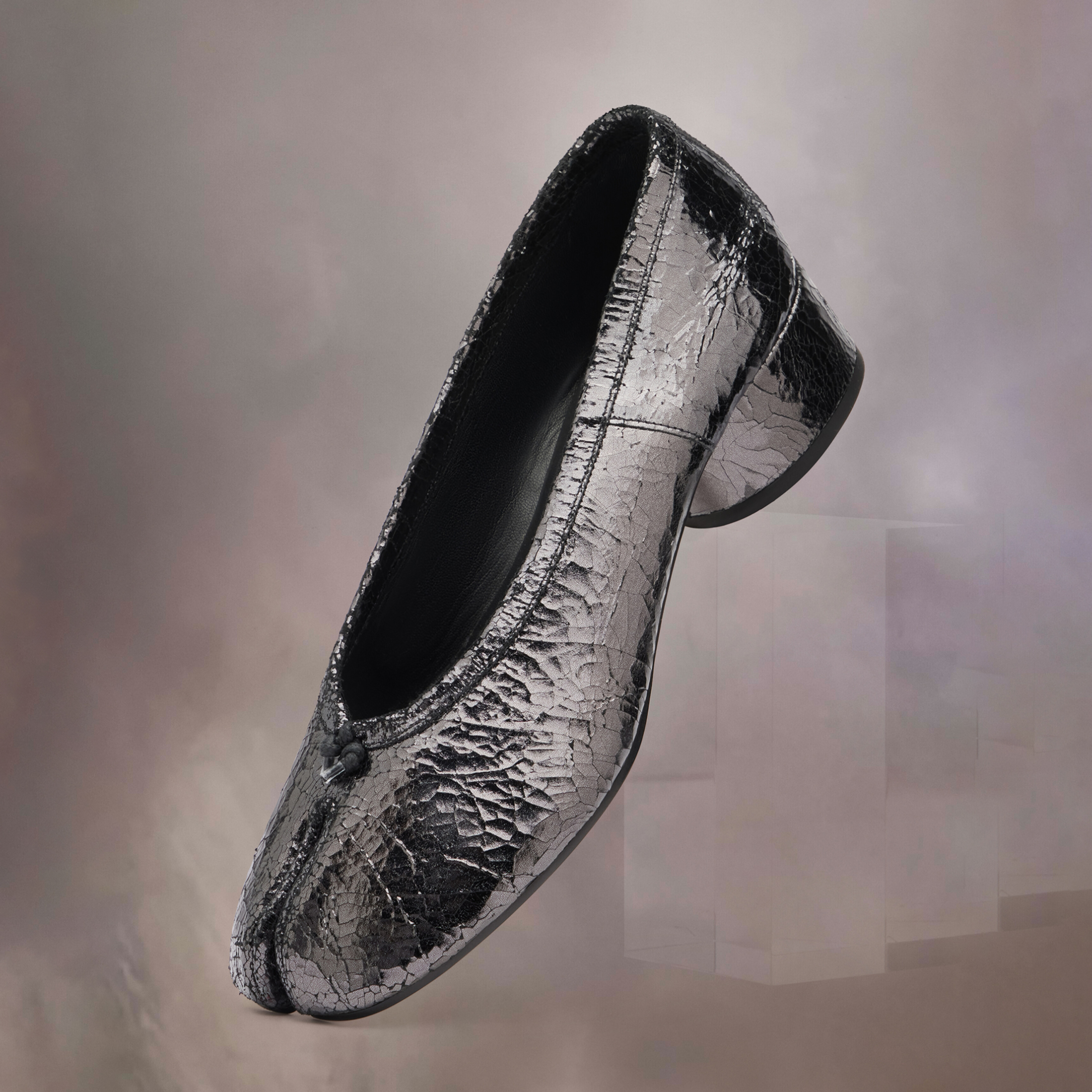 NIGO Maison Margiela Tabi Broken Mirror New Ballerinas Women's Chunky Heel Shallow Split Toe Shoes Pleated Fashion Modern Trend Sheepskin Comfort Temperament Shoes #nigo76151