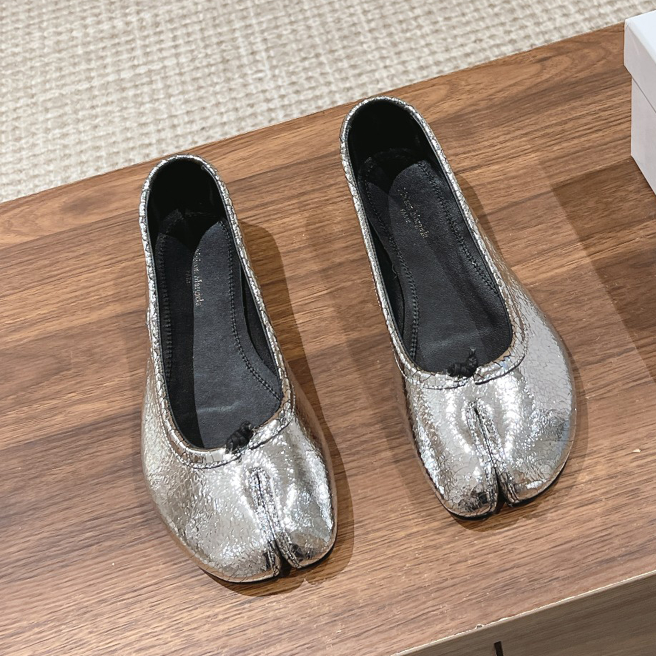 NIGO Maison Margiela Tabi Broken Mirror New Ballerinas Women's Pleated Flat Single Shoes Fashion Modern Trend Sheepskin Comfort Casual Shoes #nigo76149