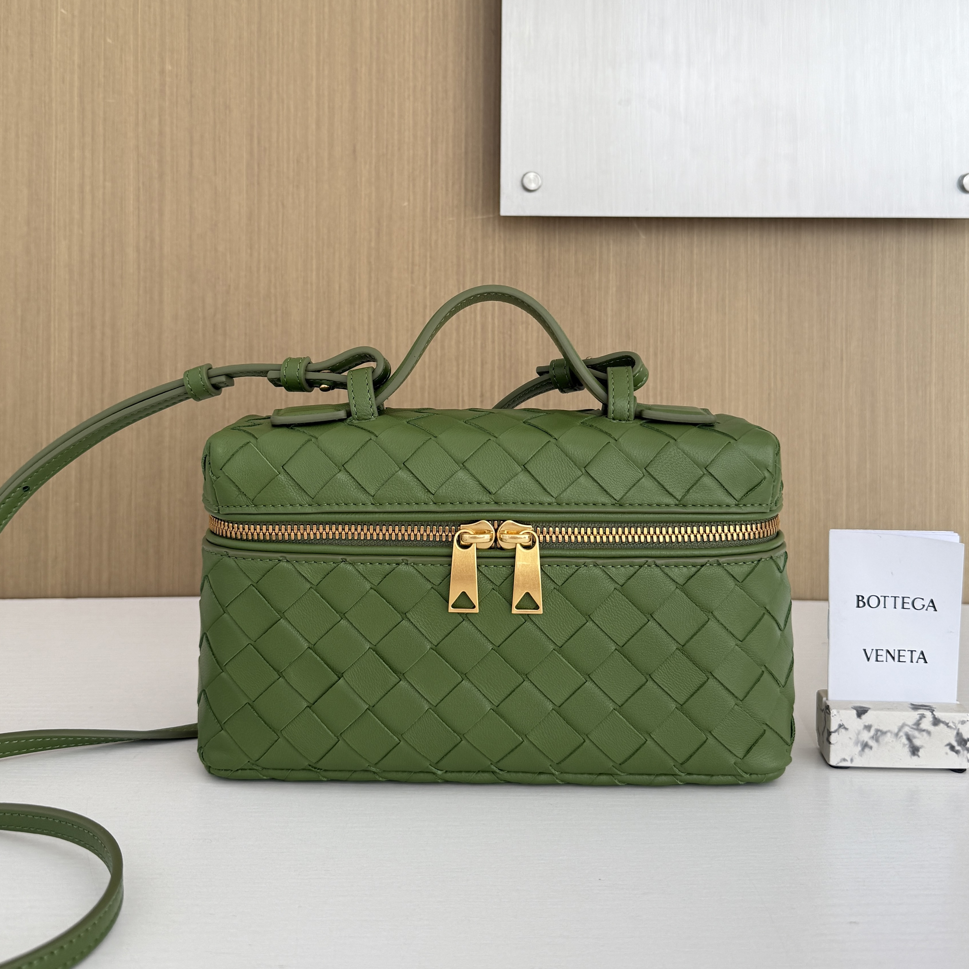 NIGO Bottega Veneta Bang Bang Women's Gold Accessories Zipper Closure Solid Color Calfskin Shoulder Crossbody Handbag Bag Bags #nigo76533