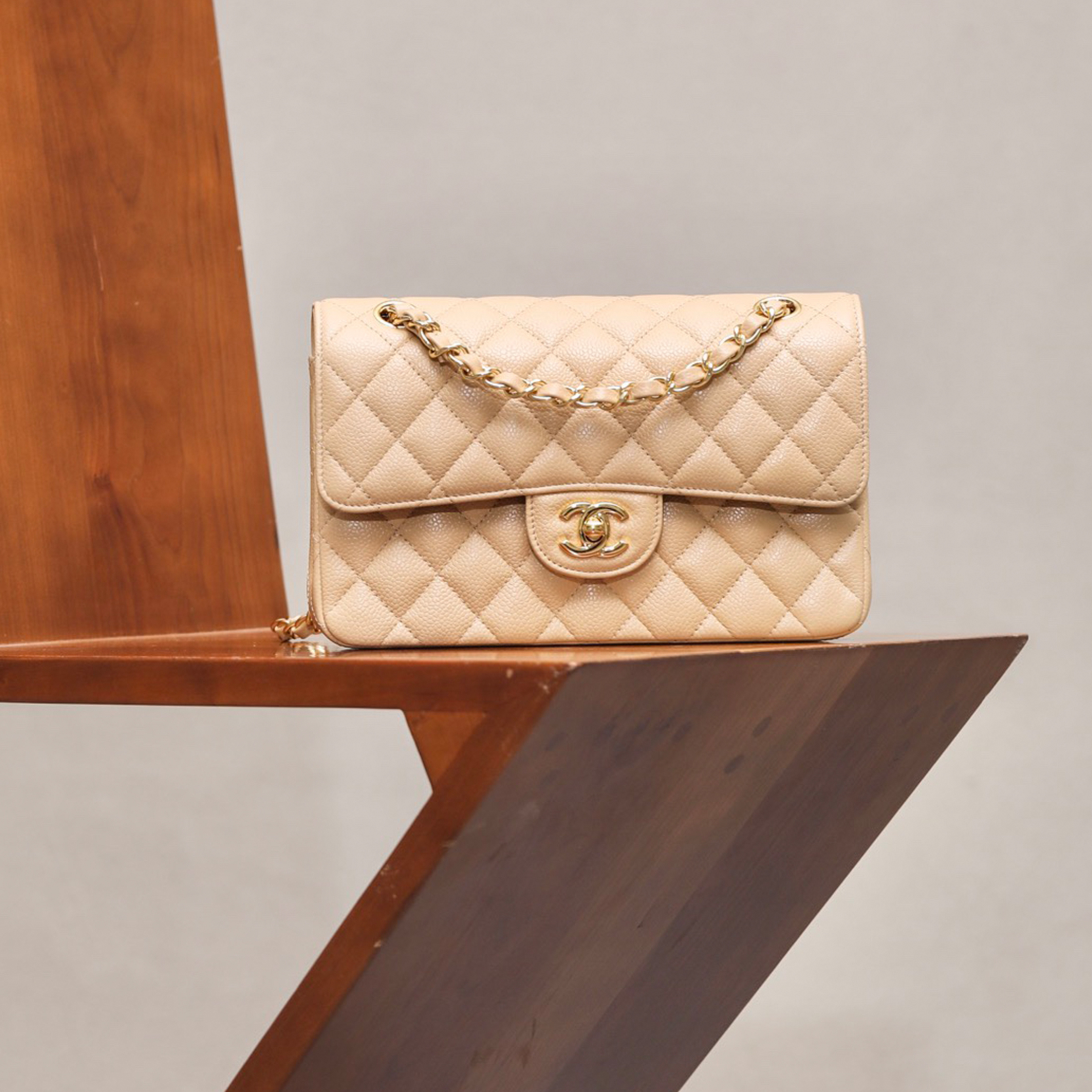 NIGO Chanel Classic Flap CF 23/25 Classic Chain Grainy Calfskin Mouth Cover Bag Shoulder Crossbody Medium Large Women's Beige Bag Bags A01112-Y01864-21209 #nigo81232