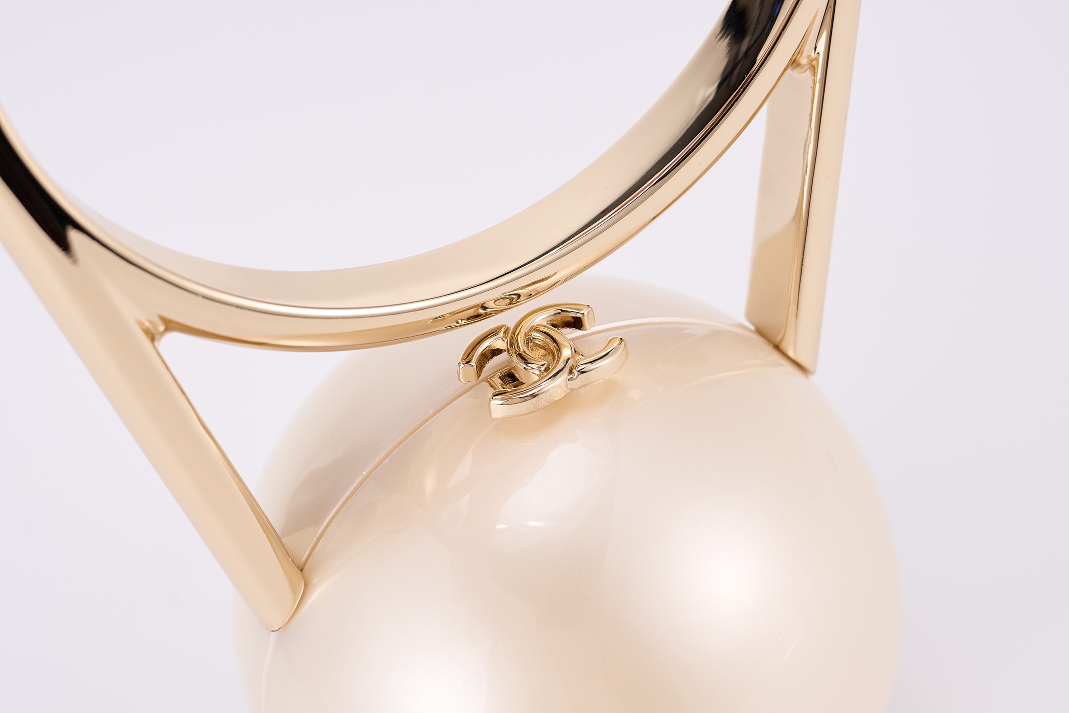 NIGO Chanel Women's Fashion Solid Color Pearl Spherical Handbag Metal Circle Handle Evening Bag Bags Ngvp #nigo1538