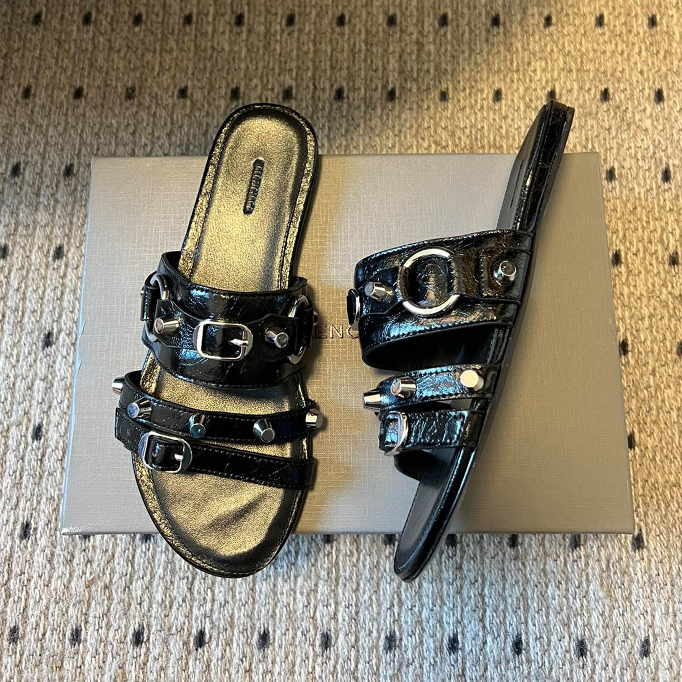 NIGO Balenciaga Women's Spring And Summer Fashion Rivets Belt Buckle Round Head Flat Slippers Punk Style Cowhide Sandals Leather  Shoes Ngvp #nigo1595