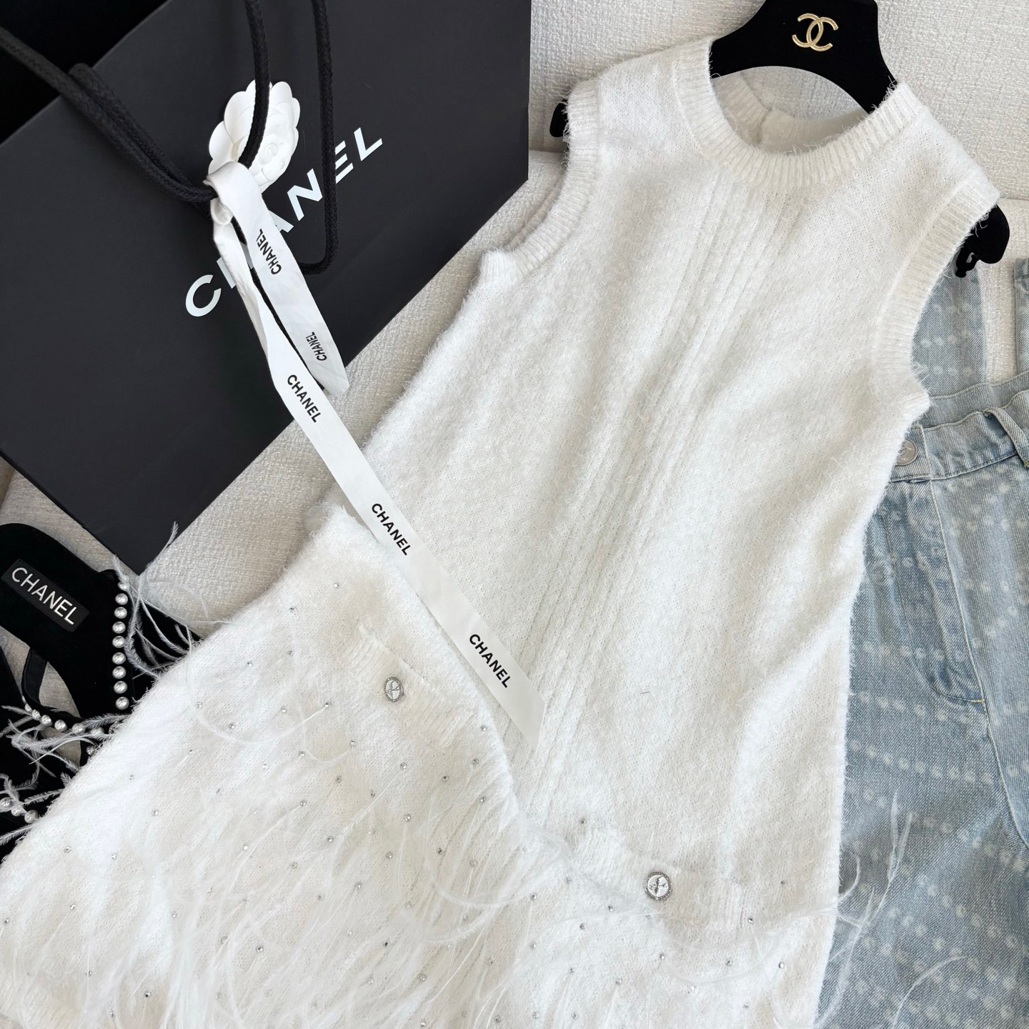 NIGO Chanel Women's Spring/Summer Solid Color Feather Stamping Rhinestone Round Neck Sleeveless Knit Dresses Ngvp #nigo1545