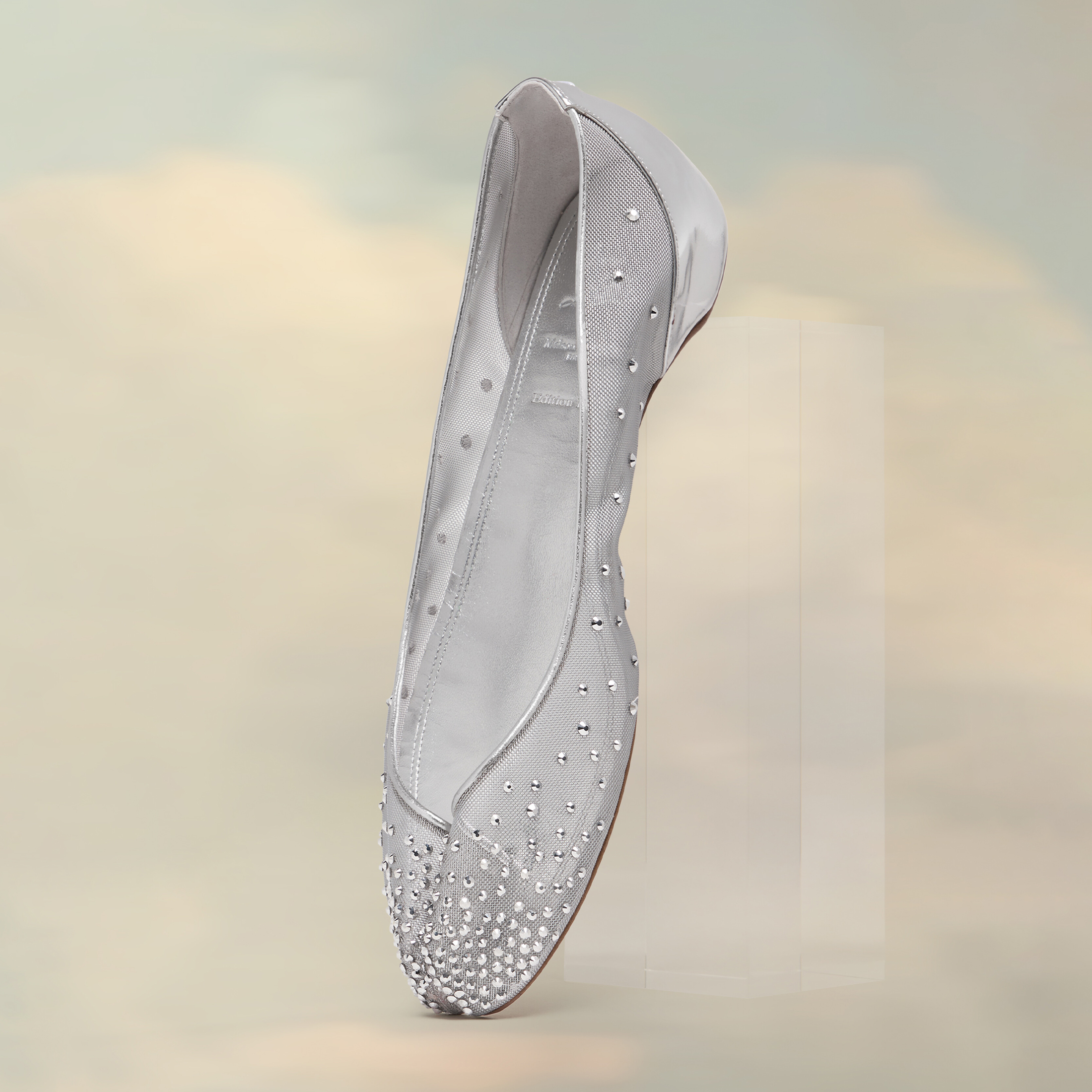 NIGO Christian Louboutin X Maison Margiela Women's Spring And Summer Mesh Drill Split-toe Flat Shoes Temperament Luxury Red Bottom Within The High Single Shoes Ngvp #nigo1598