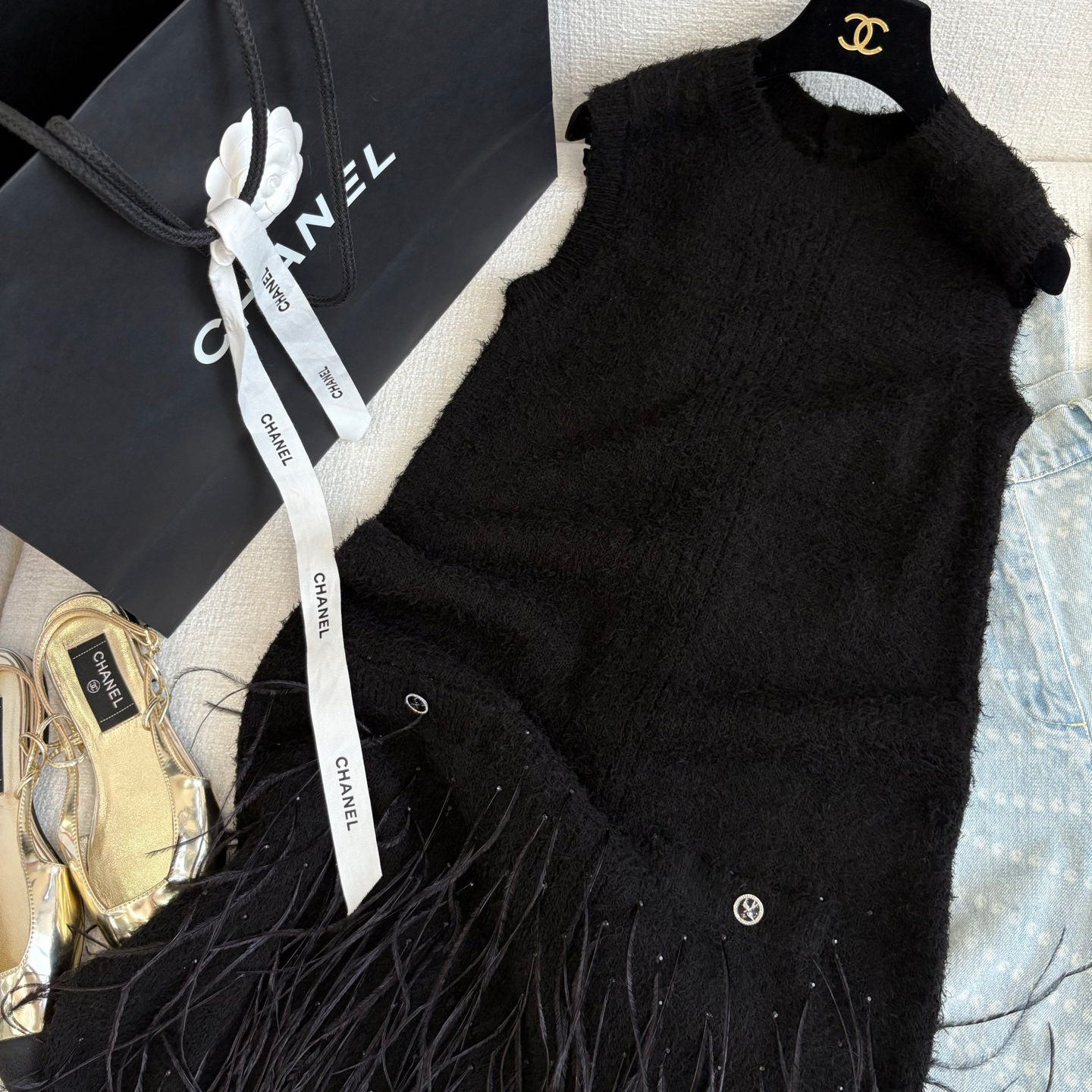 NIGO Chanel Women's Spring/Summer Solid Color Feather Stamping Rhinestone Round Neck Sleeveless Knit Dresses Ngvp #nigo1545